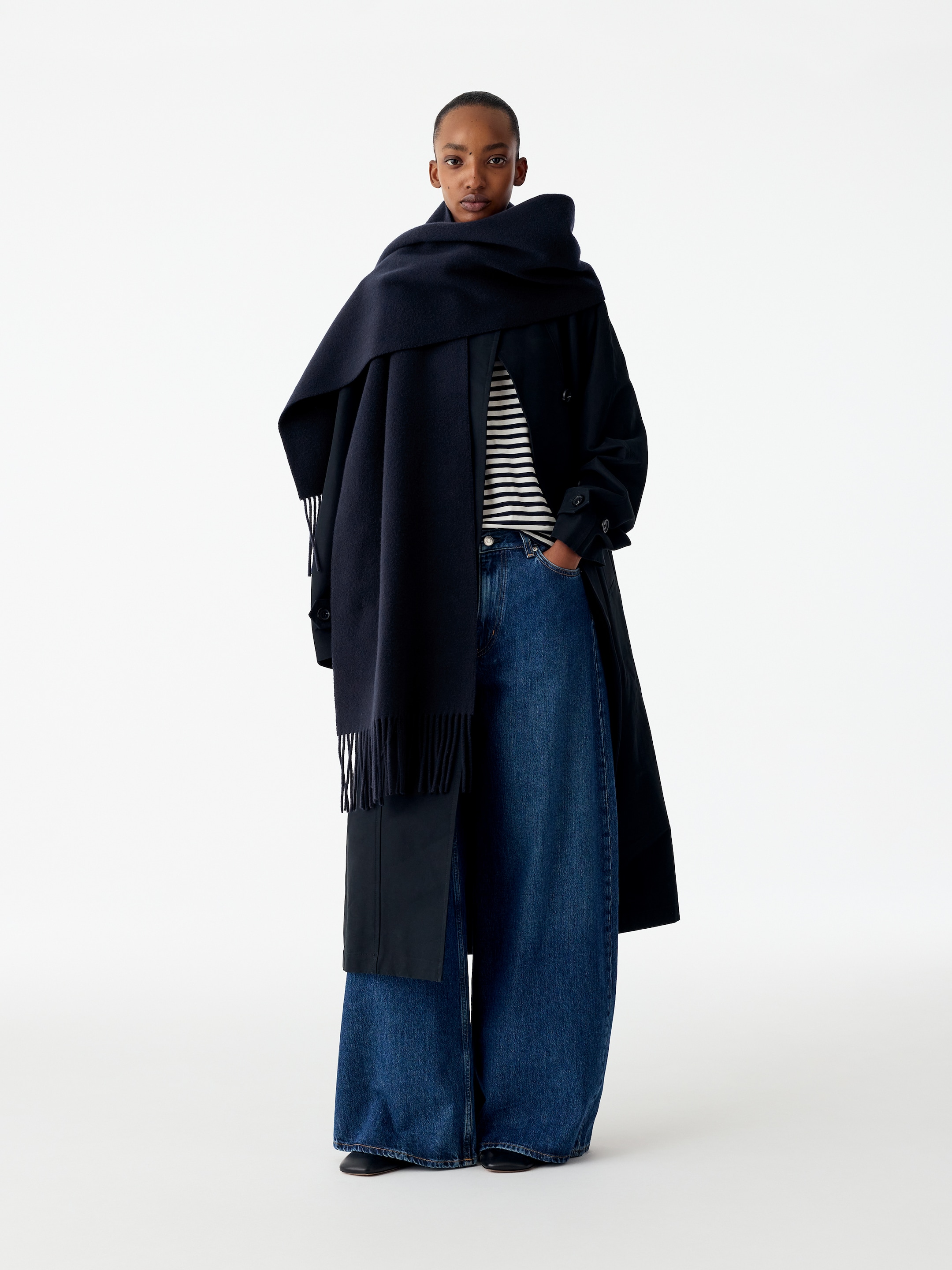 Sciarpa oversize in lana - Blu navy - women - StillMedia/Lookbook - 3
