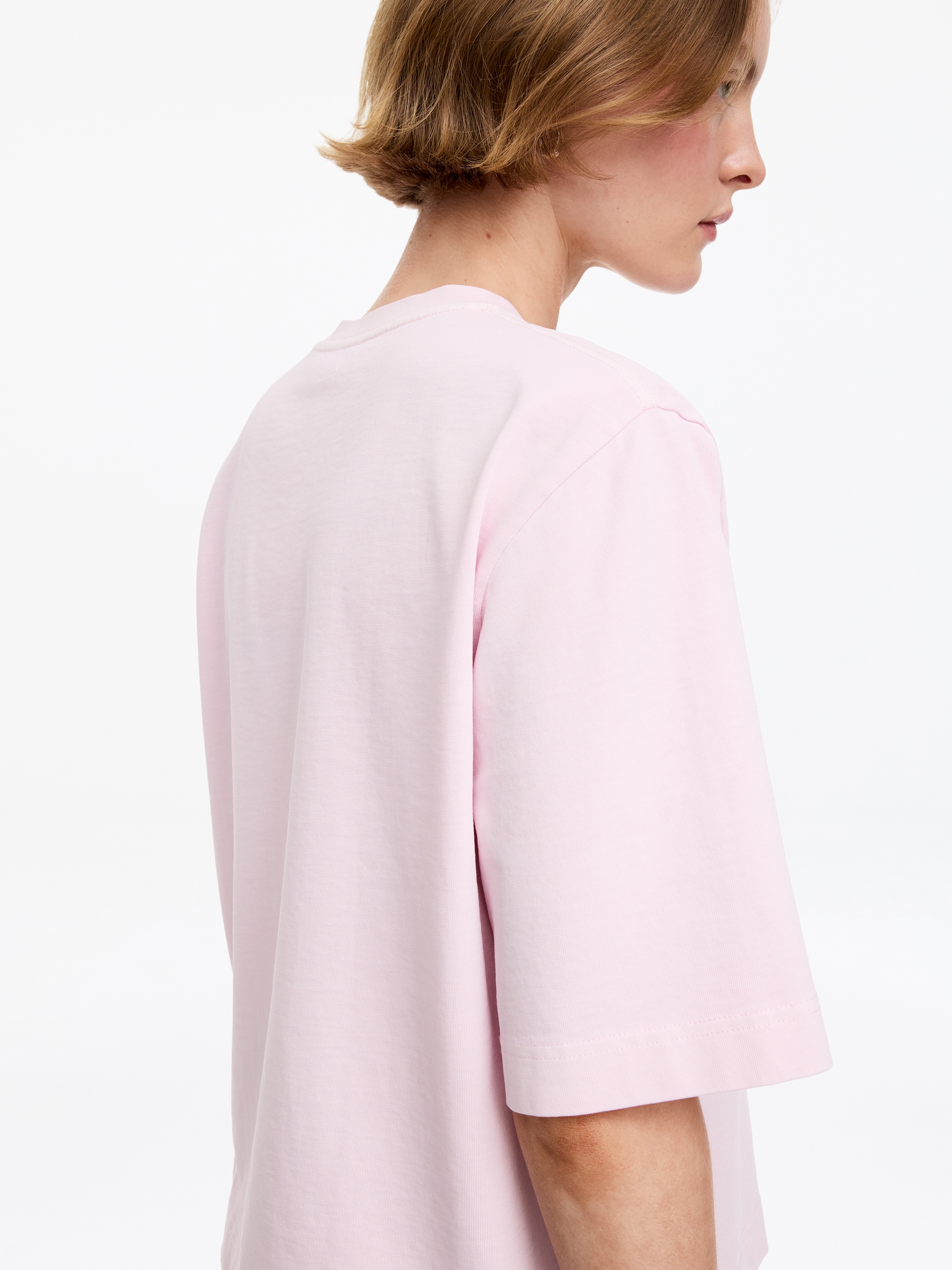 Signature Boxy T-Shirt - Pink - Relaxed fit - Women - StillMedia/Lookbook - 2