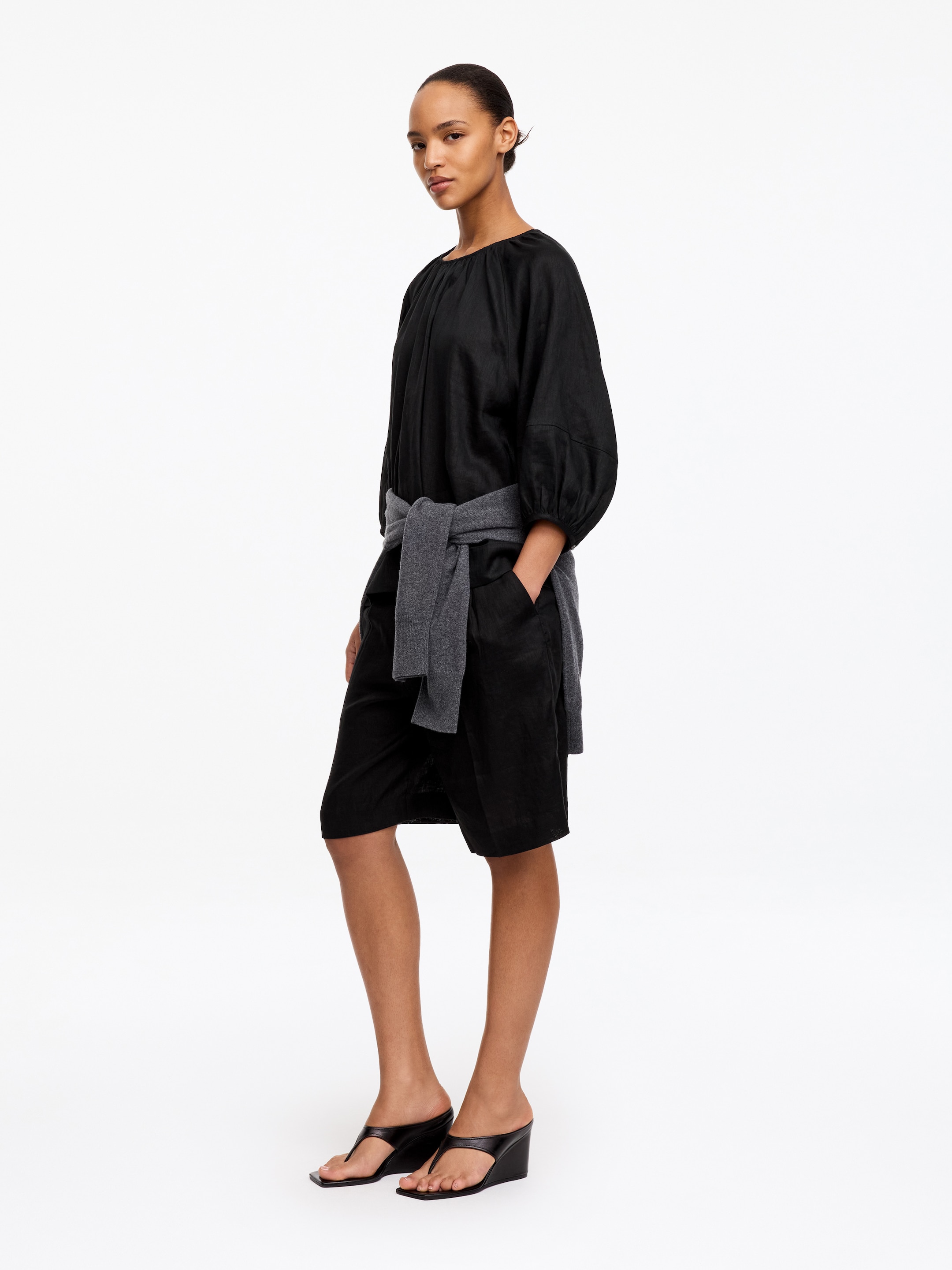 Draperad linneblus - Black - Loose fit - Women - StillMedia/Lookbook - 5