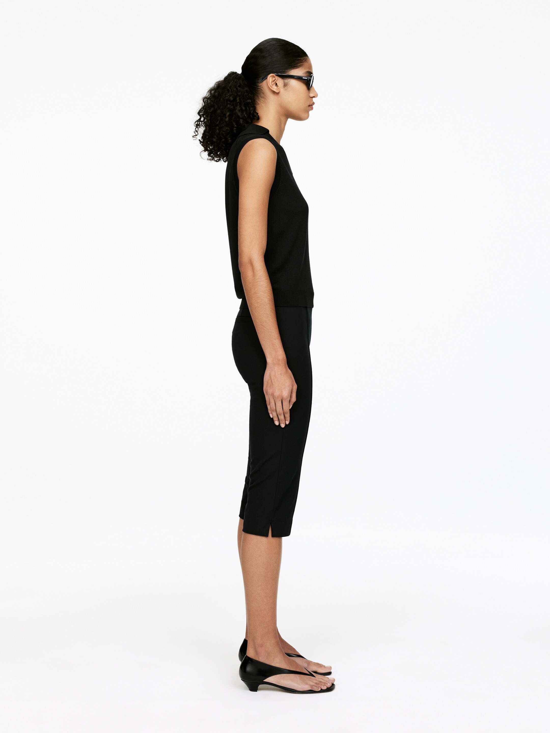 Visualizza immagine più grande: Gilet in maglia con scollo a V - Nero - DONNA | H&M IT 2