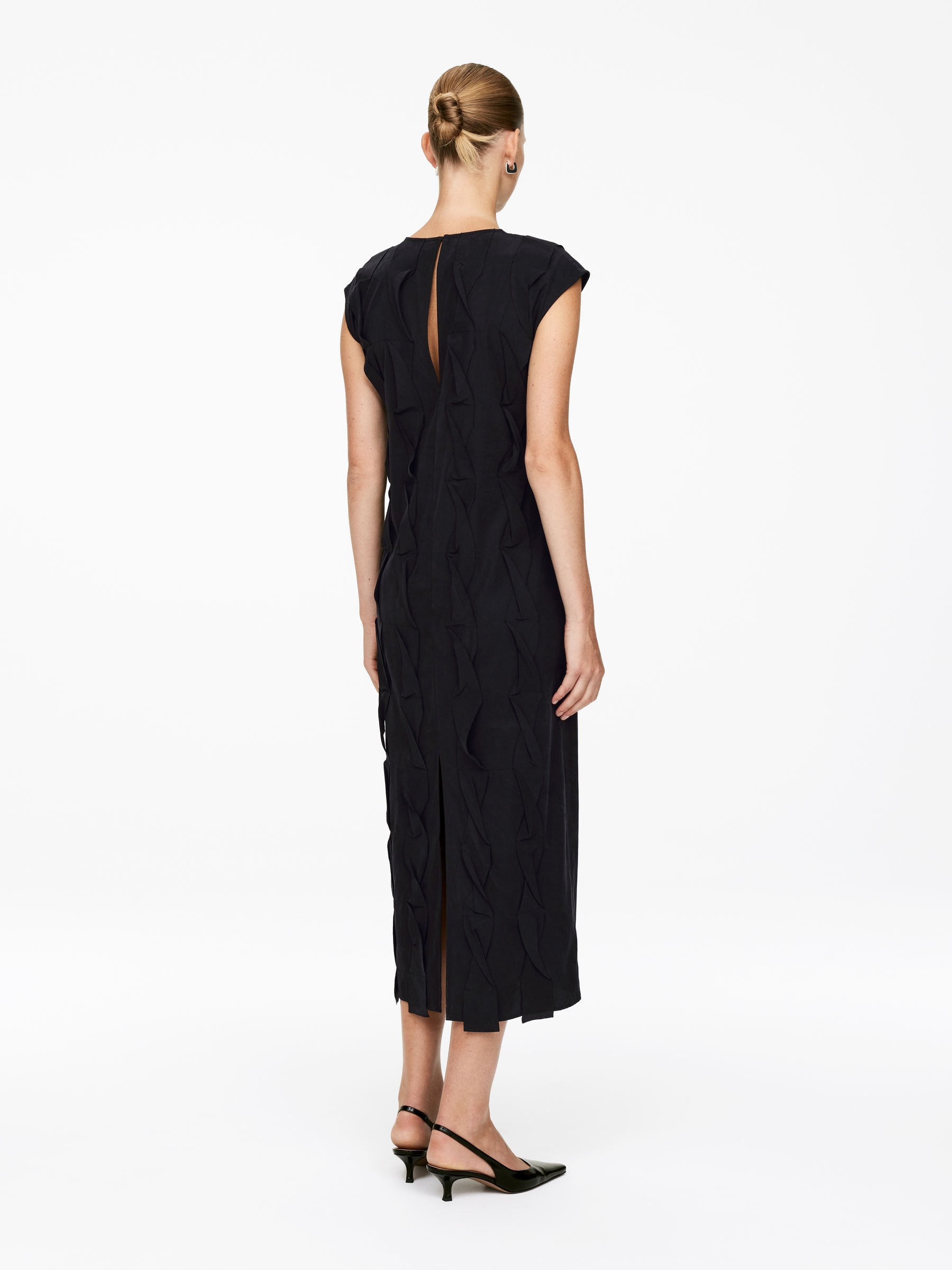 Frill-Detail Dress - Black - Loose fit - Women - StillMedia/Lookbook - 5