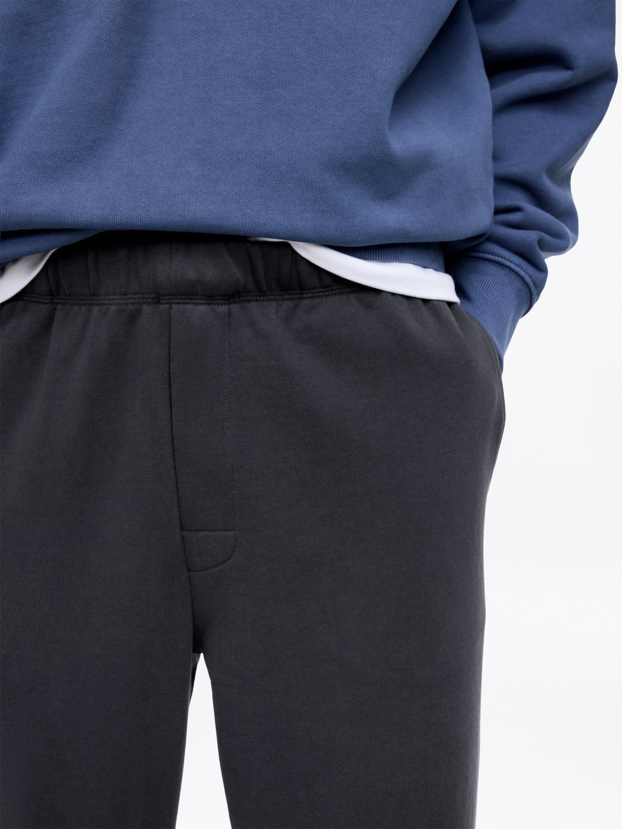 French Terry Sweatpants - Off Black - Regular fit - Men - StillMedia/Lookbook - 4