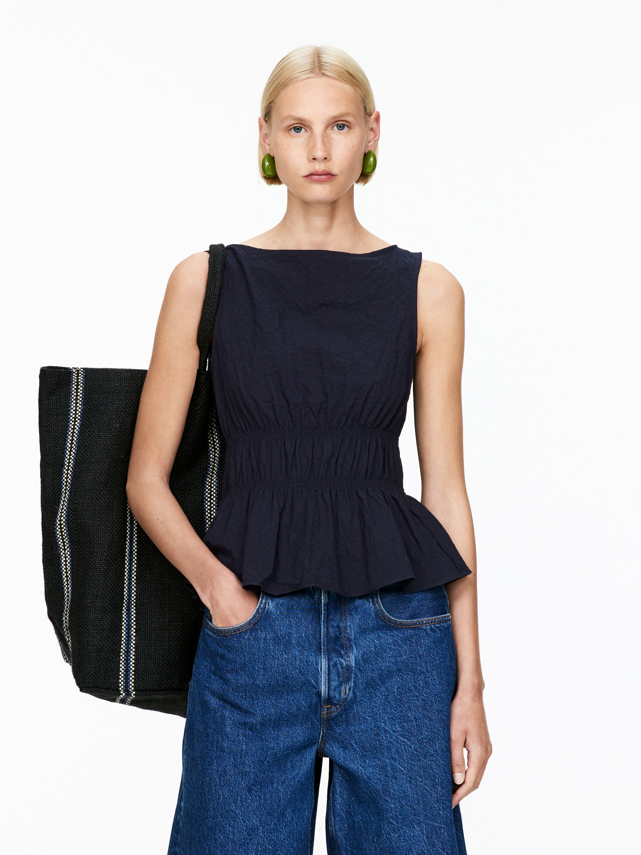Grotere afbeelding bekijken: Seersucker top met smokwerk - Dark Blue - DAMES | H&M BE 1