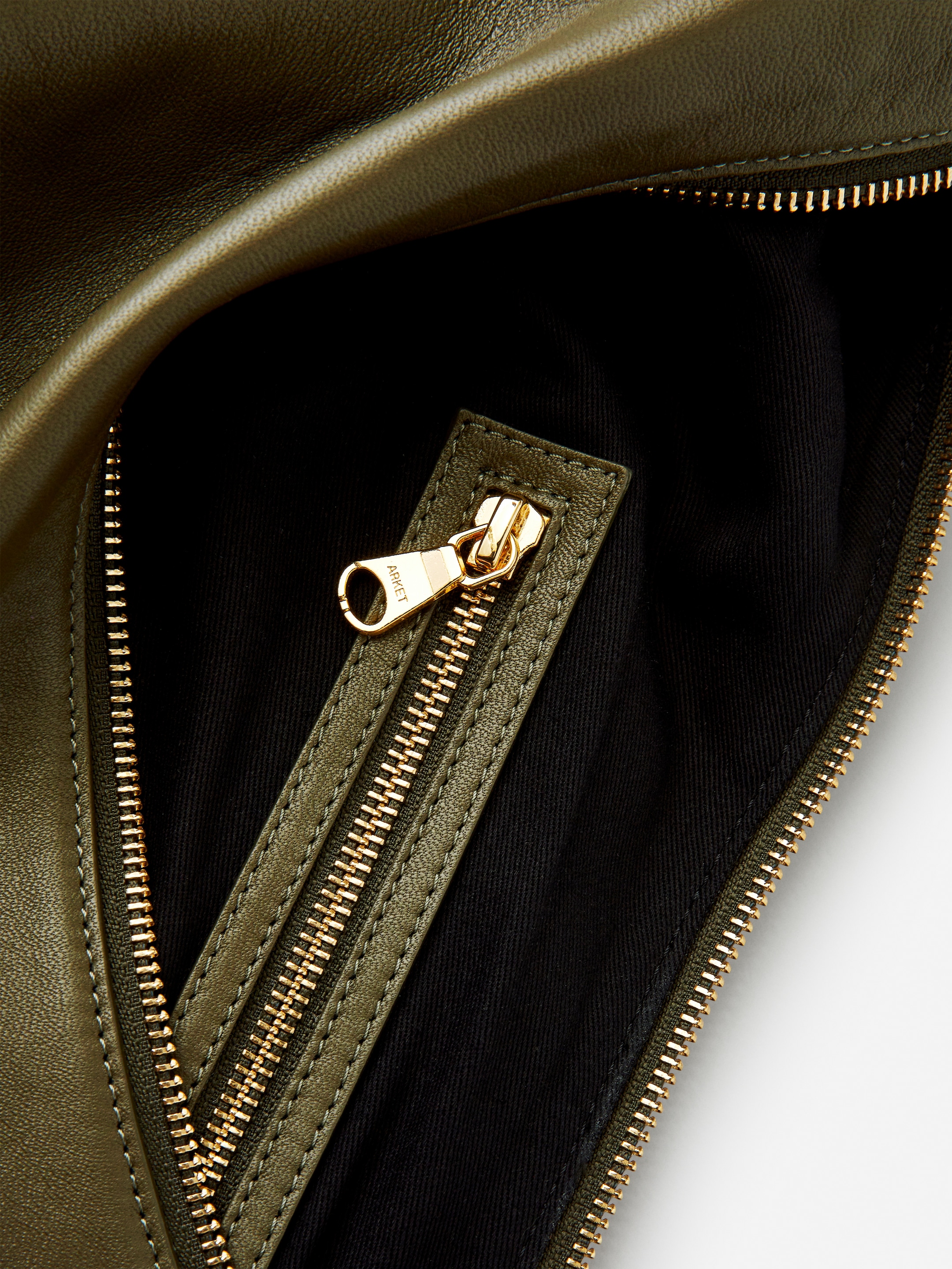 Mittelgroße, geschwungene Schultertasche - Khaki - Women - StillMedia/DescriptiveDetail - 9