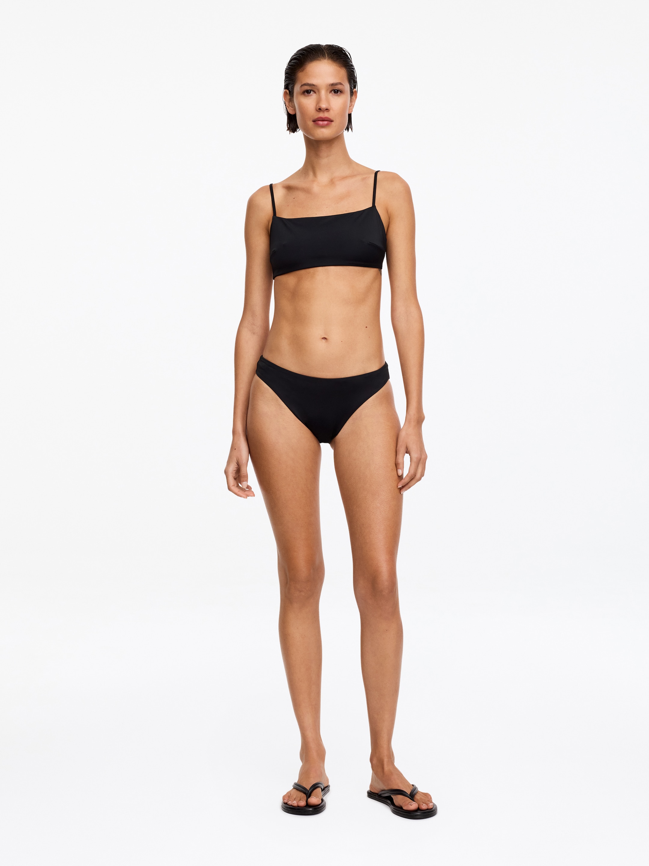 Sporty Bikini Top - Black - Women - StillMedia/Lookbook - 4