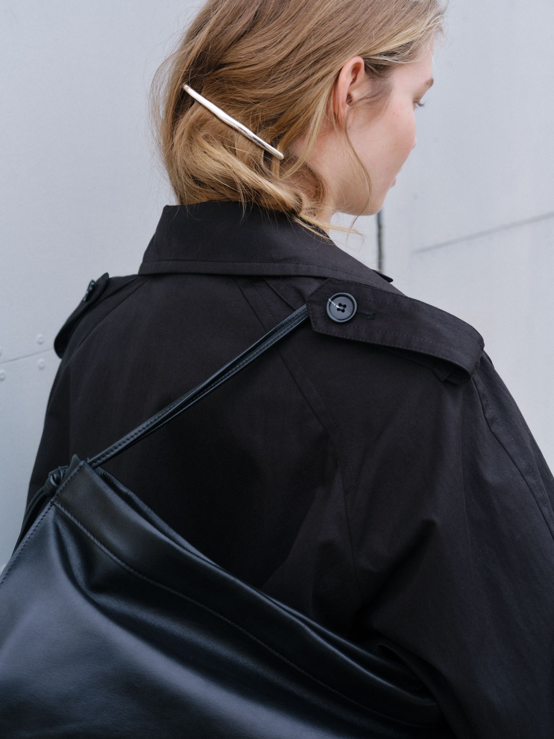 Leather Shoulder Bag - Black - Women - StillMedia/Environmental - 1