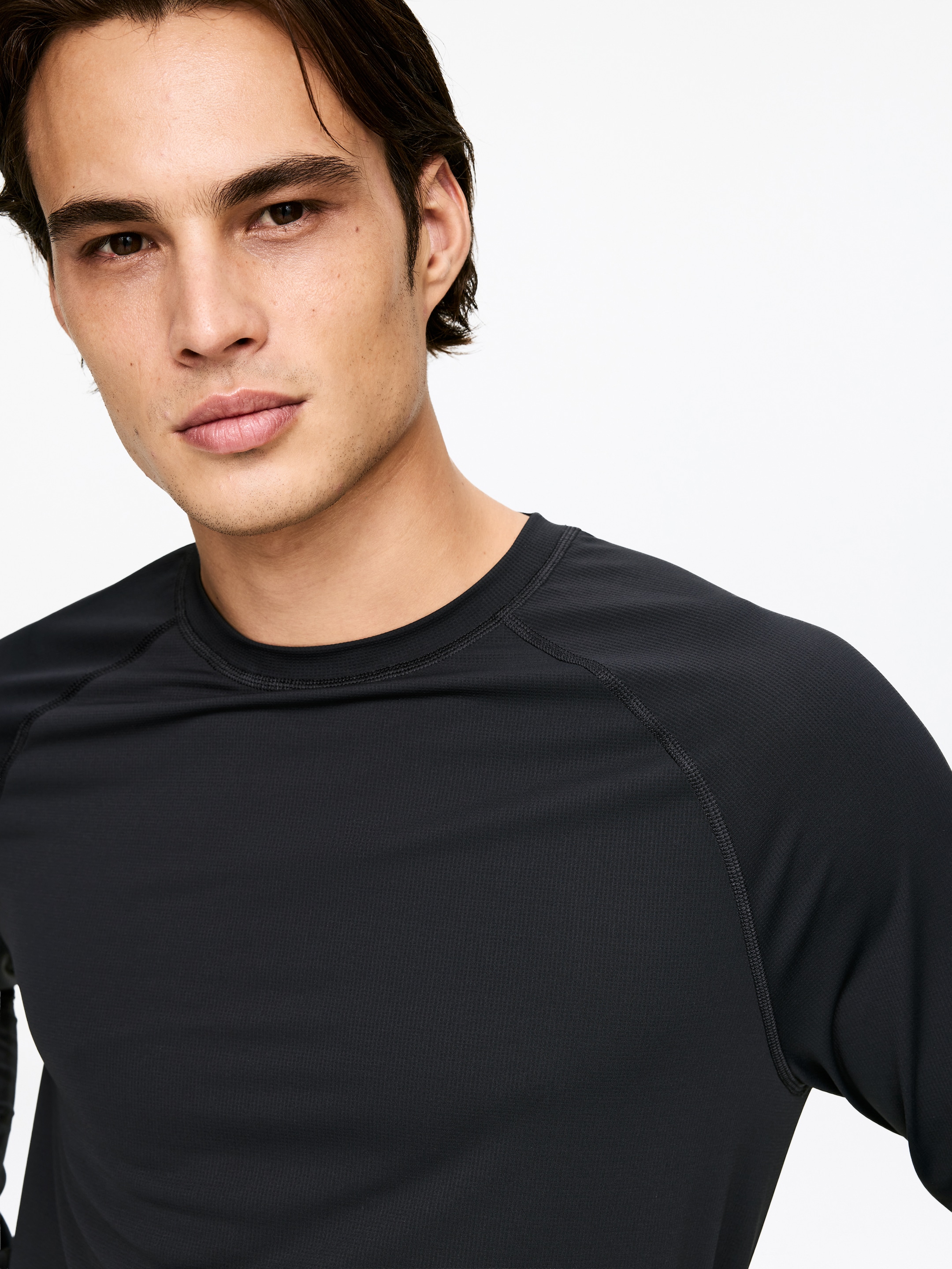 ARKET ACTIVE Long-Sleeve Top - Off Black - Regular fit - Men - StillMedia/Lookbook - 6