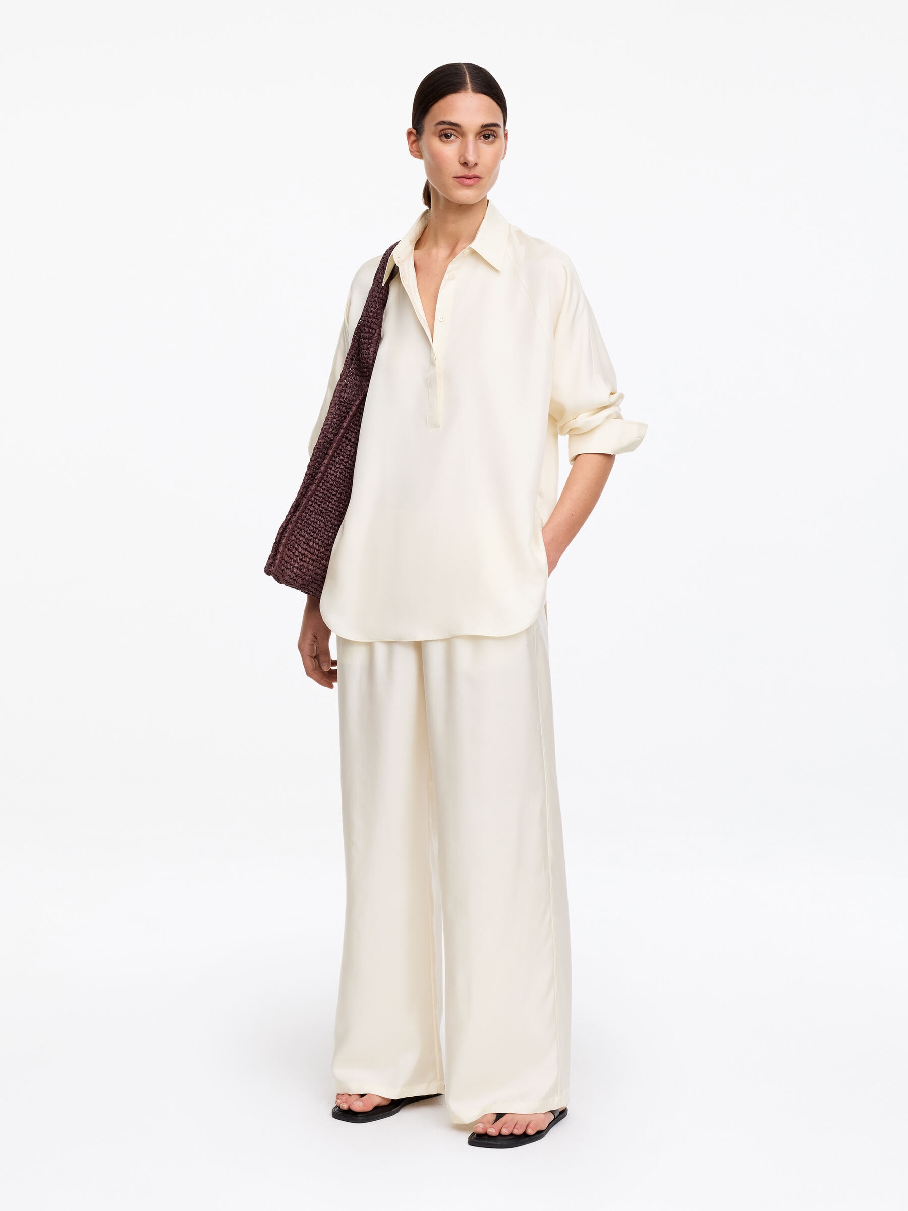 Hose aus Seidentwill - Cremeweiß - Loose Fit - Women - StillMedia/Lookbook - 3