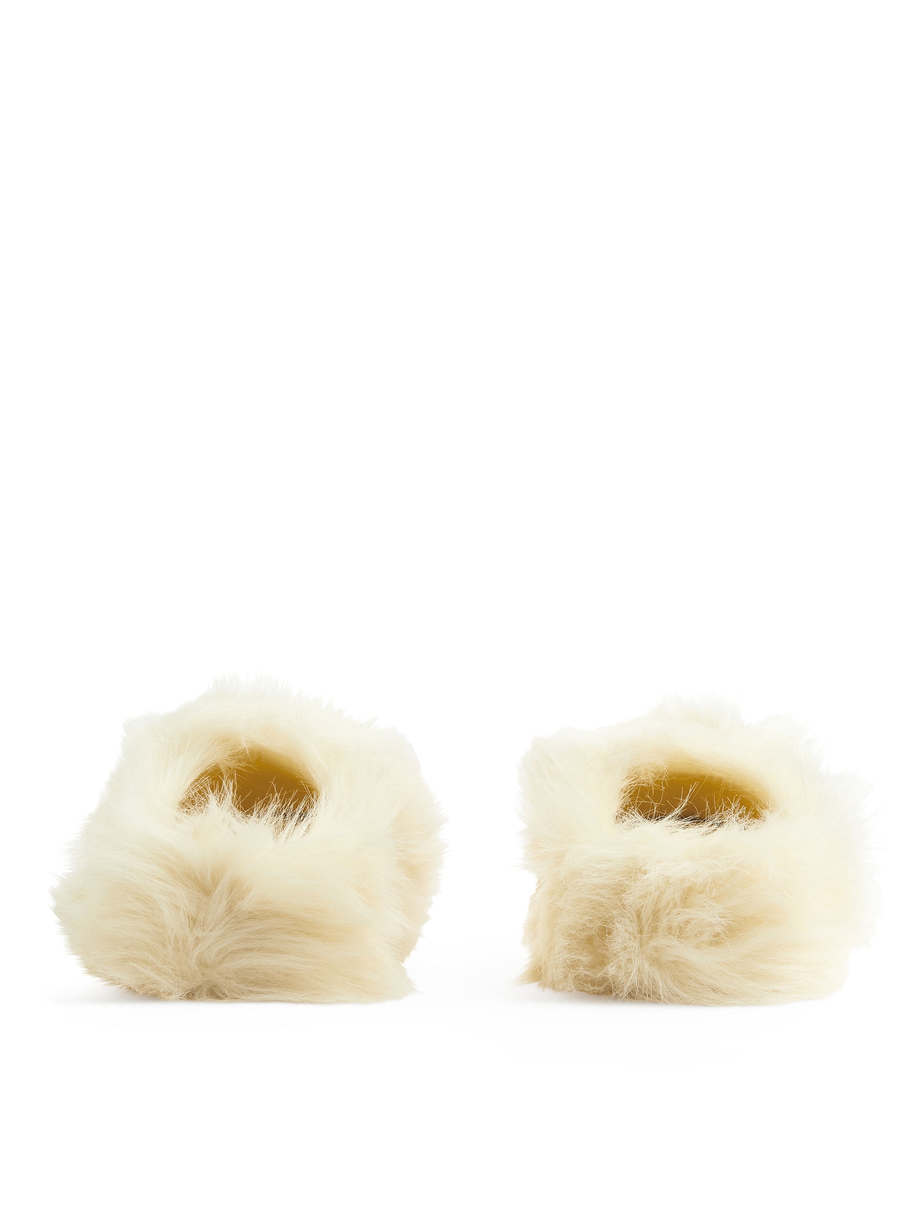 Fluffy Indoor Slippers - White - Women - StillMedia/DescriptiveStillLife - 1