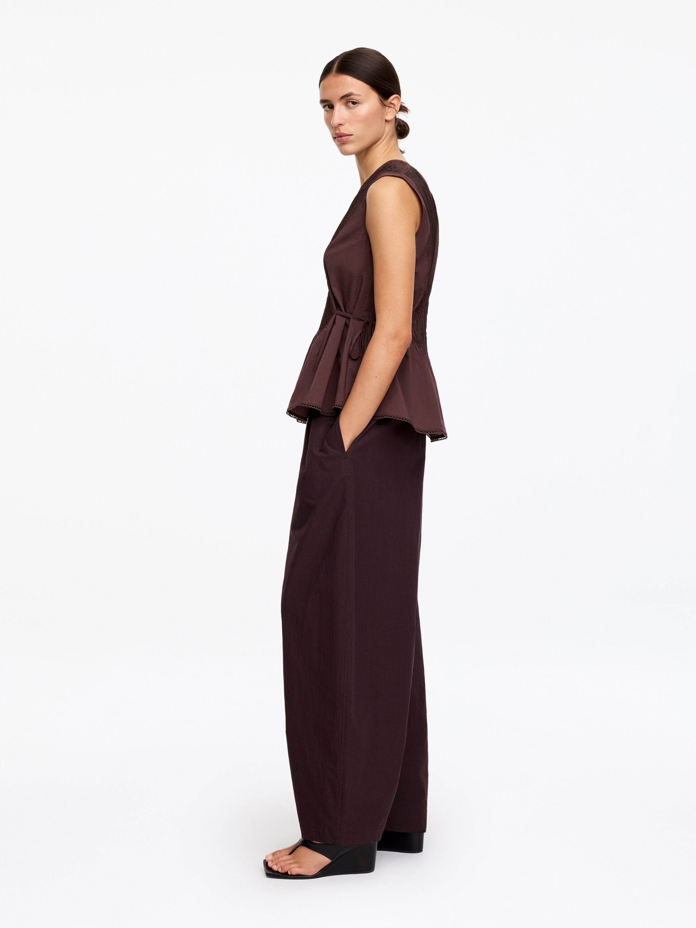 Pintuck Top – Black – ARKET DK