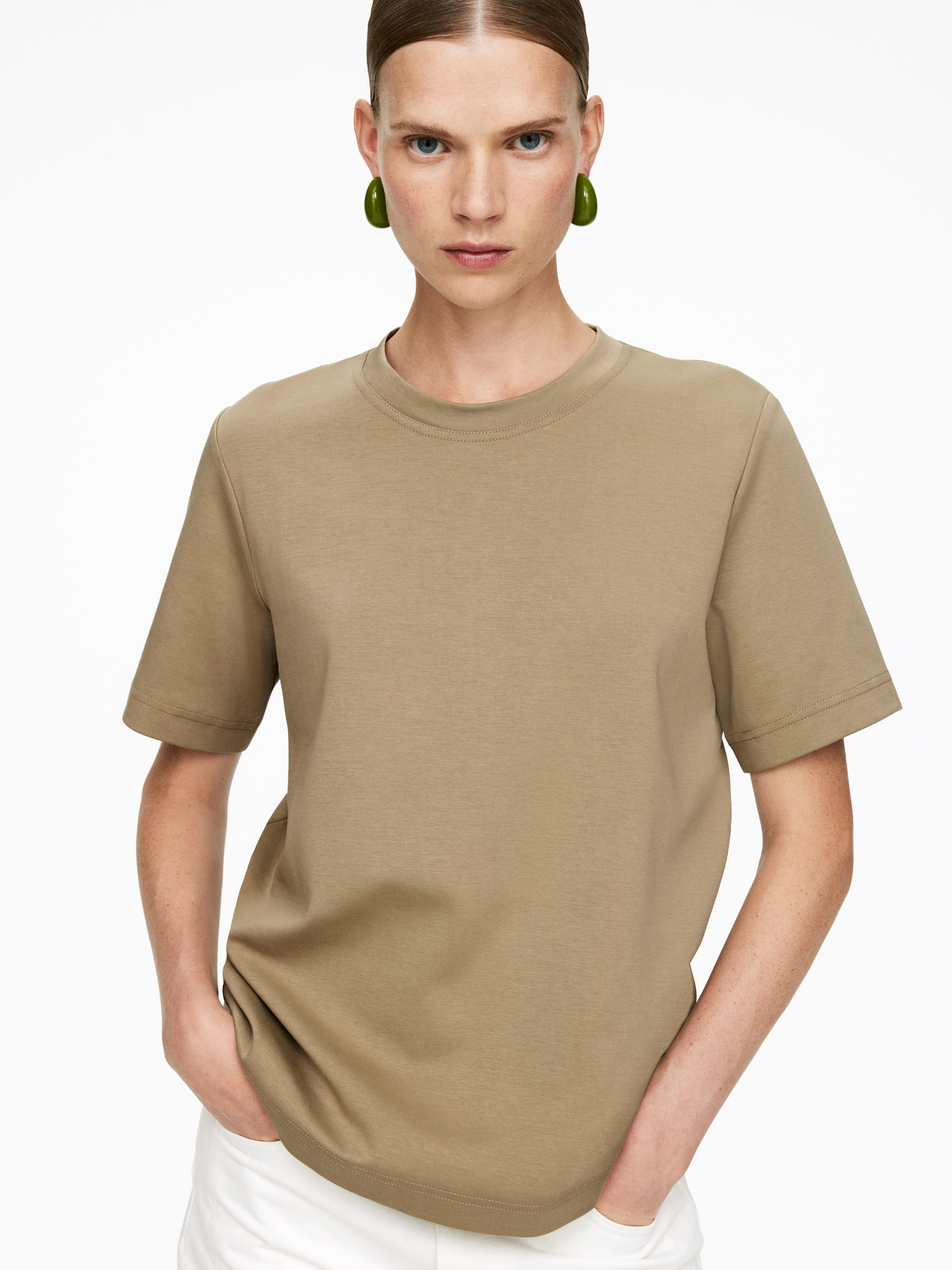 PEARL Heavyweight T-Shirt - Taupe - Regular fit - Women - StillMedia/Lookbook - 9