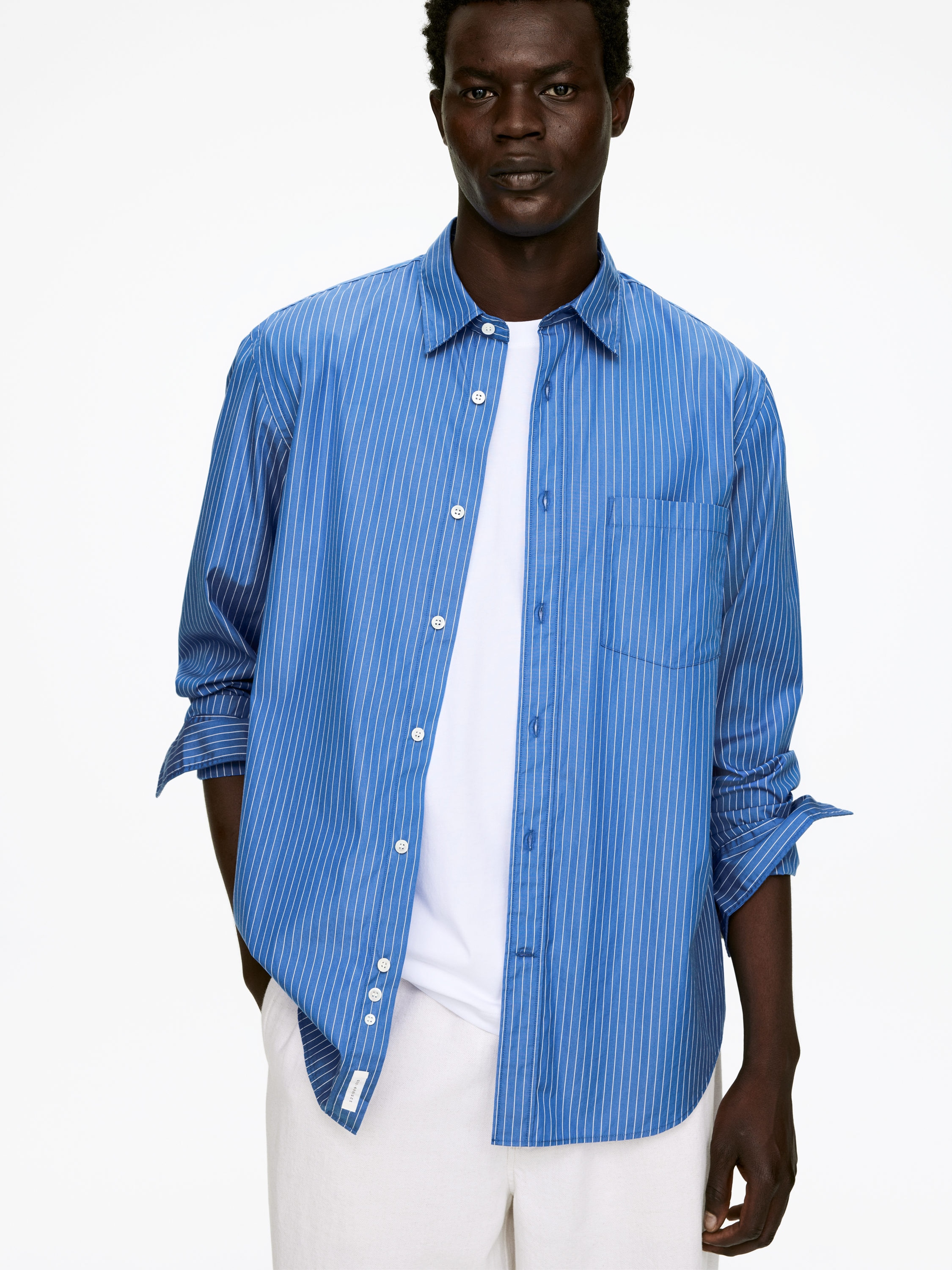 Relaxed Poplin Shirt - Blue/White - Loose fit - Men - StillMedia/Lookbook - 4