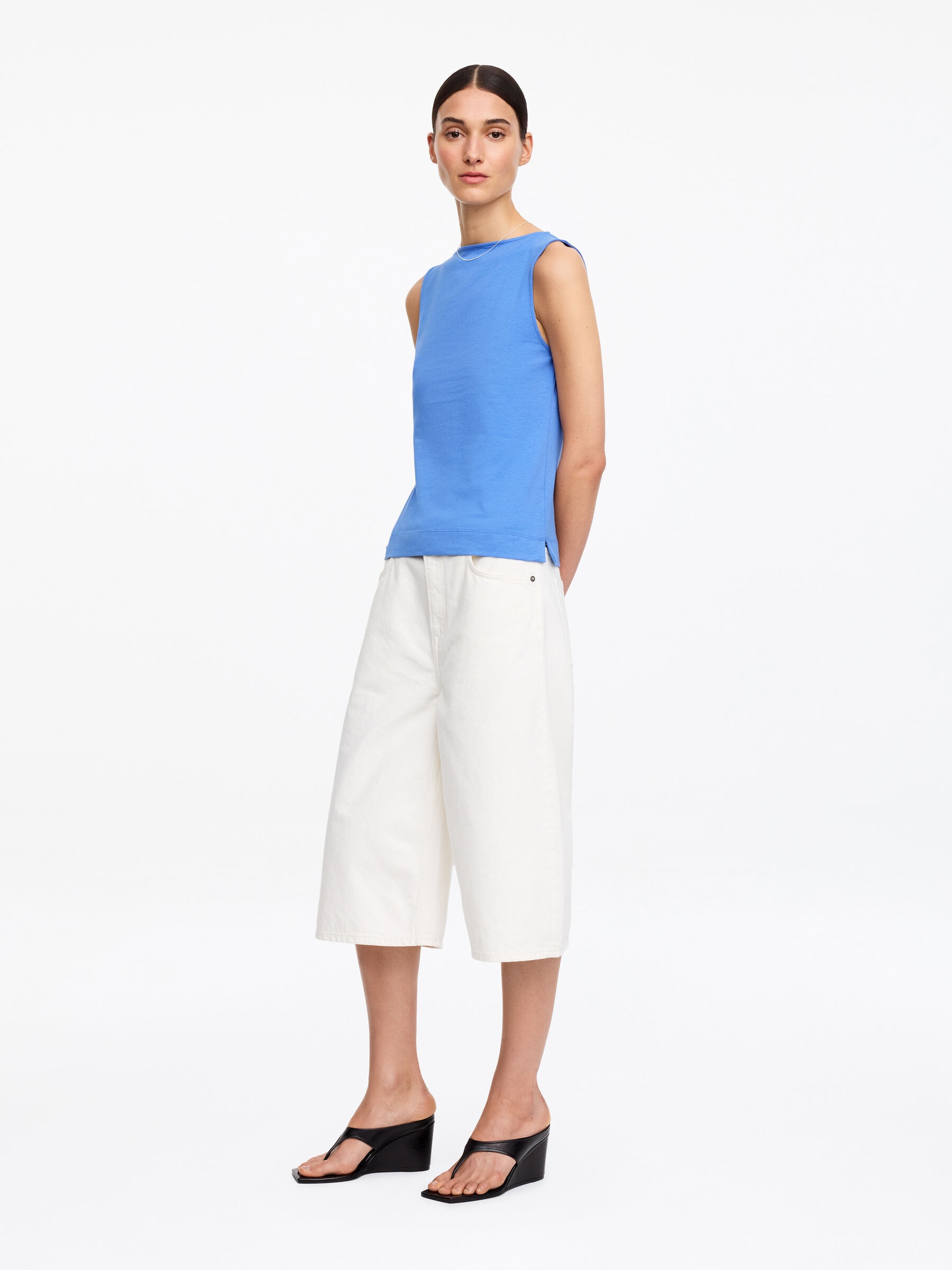 Boat Neck Tank Top - Blue - Slim fit - Women - StillMedia/Lookbook - 5