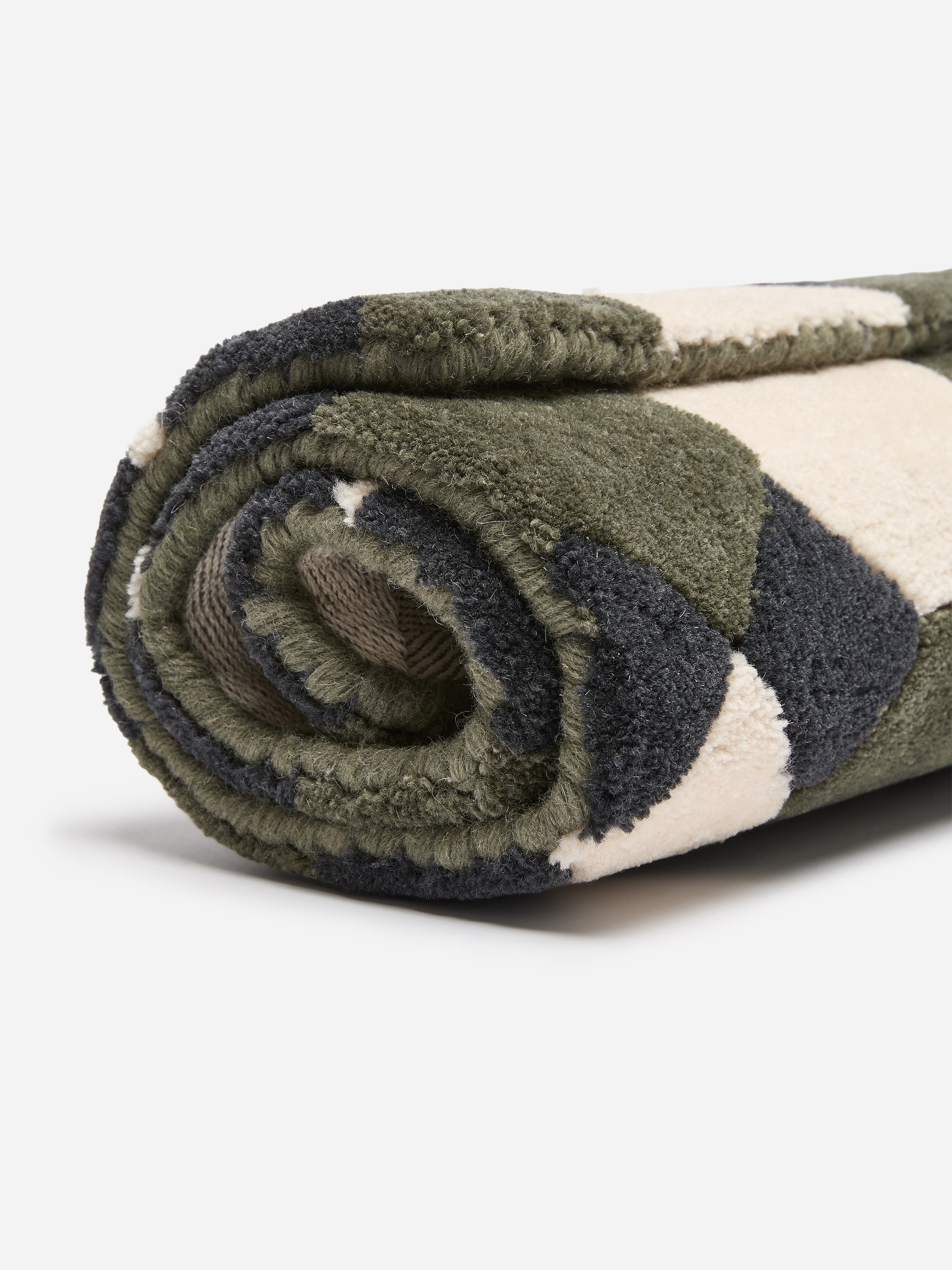 Tufting-Fußmatte aus Wolle - Grün/Schwarz - homeware - StillMedia/DescriptiveDetail - 1