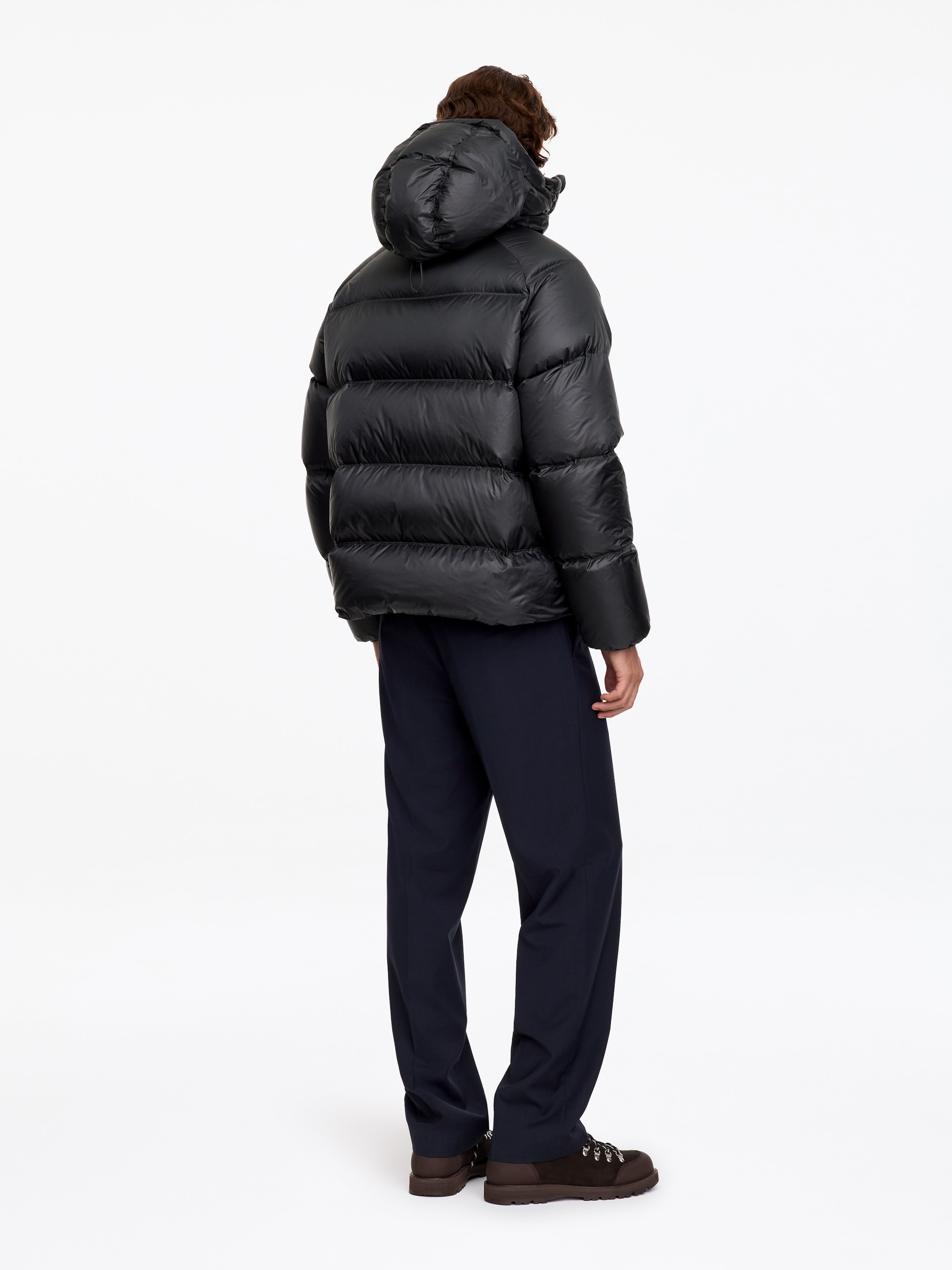 ARKET ACTIVE Hooded Re:Down Puffer - Dark Grey - Regular fit - men - StillMedia/Lookbook - 5