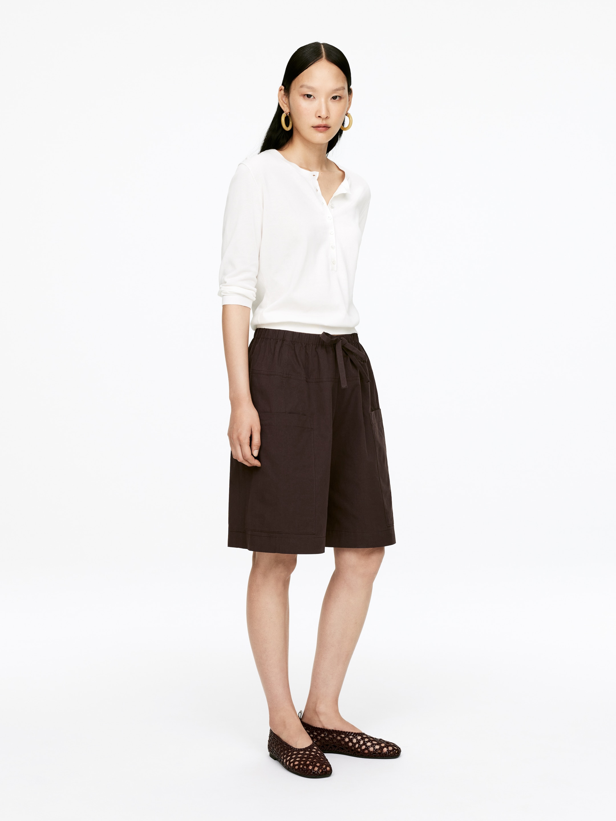 Größeres Bild ansehen: Shorts mit aufgesetzten Taschen - Braun - Ladies | H&M DE 2