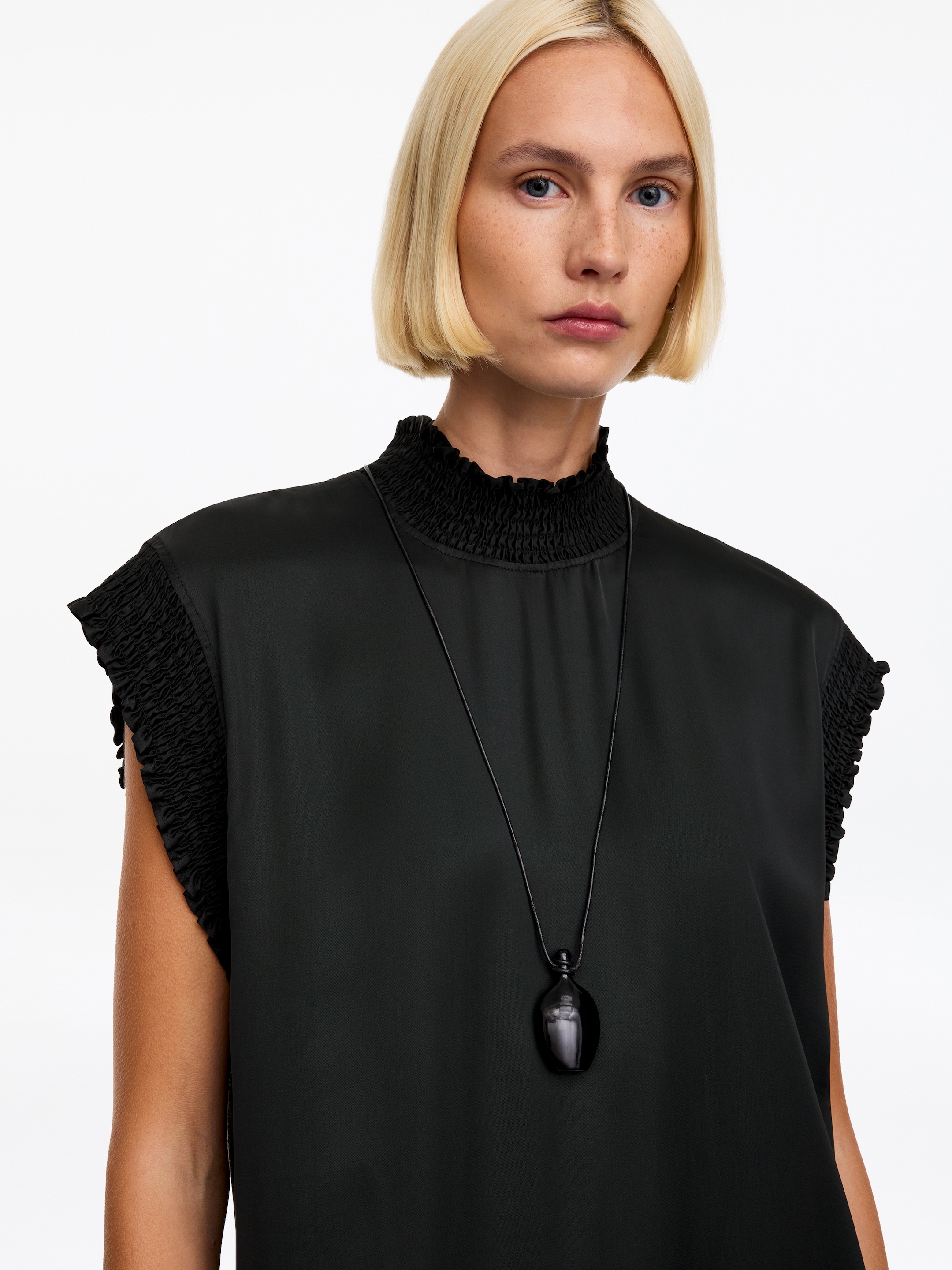 Abito midi con dettagli a punto smock - Nero - Regular fit - women - StillMedia/Lookbook - 4