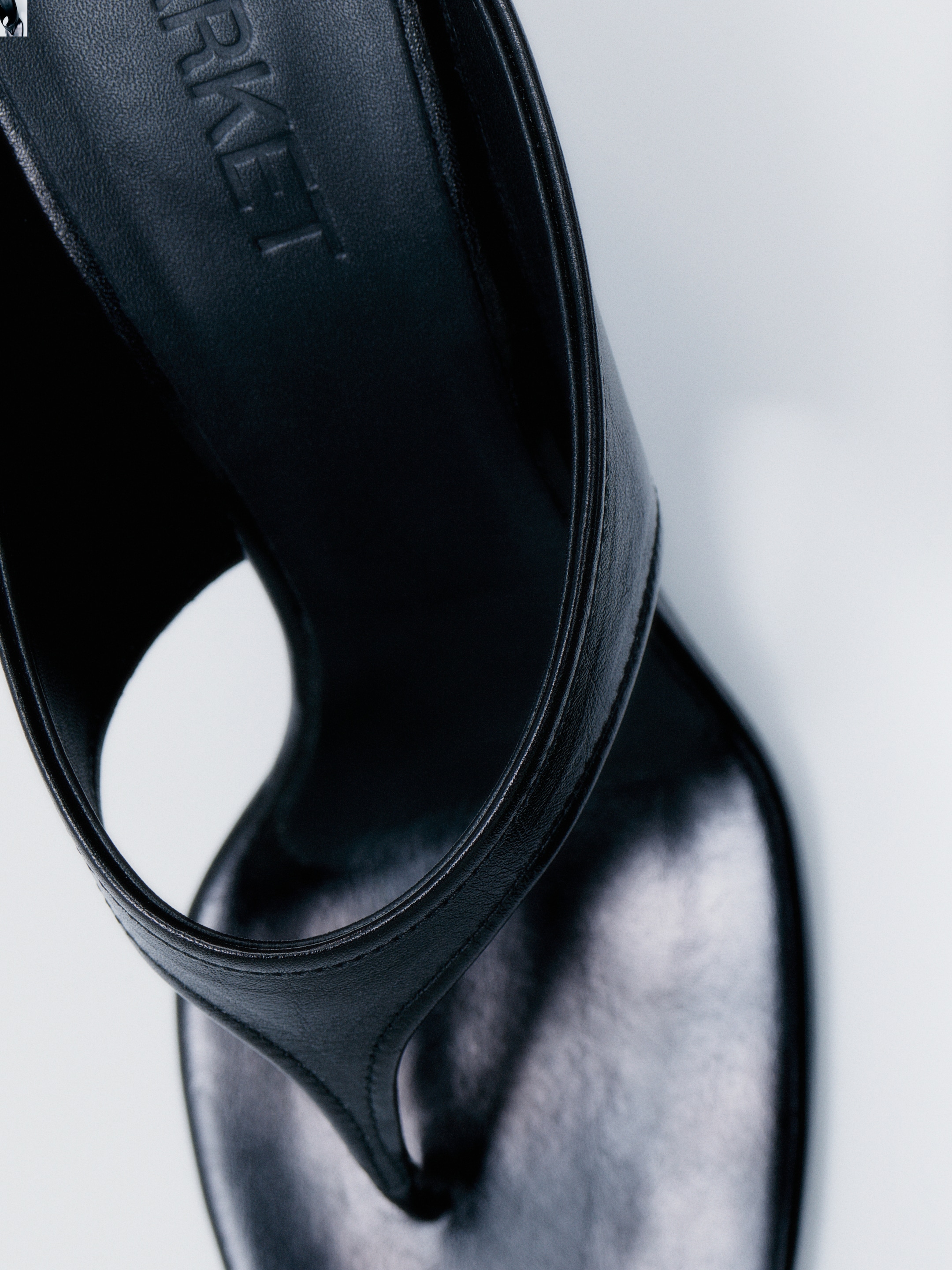 Sandales tong compensées en cuir - Noir - Femme - StillMedia/Environmental - 1