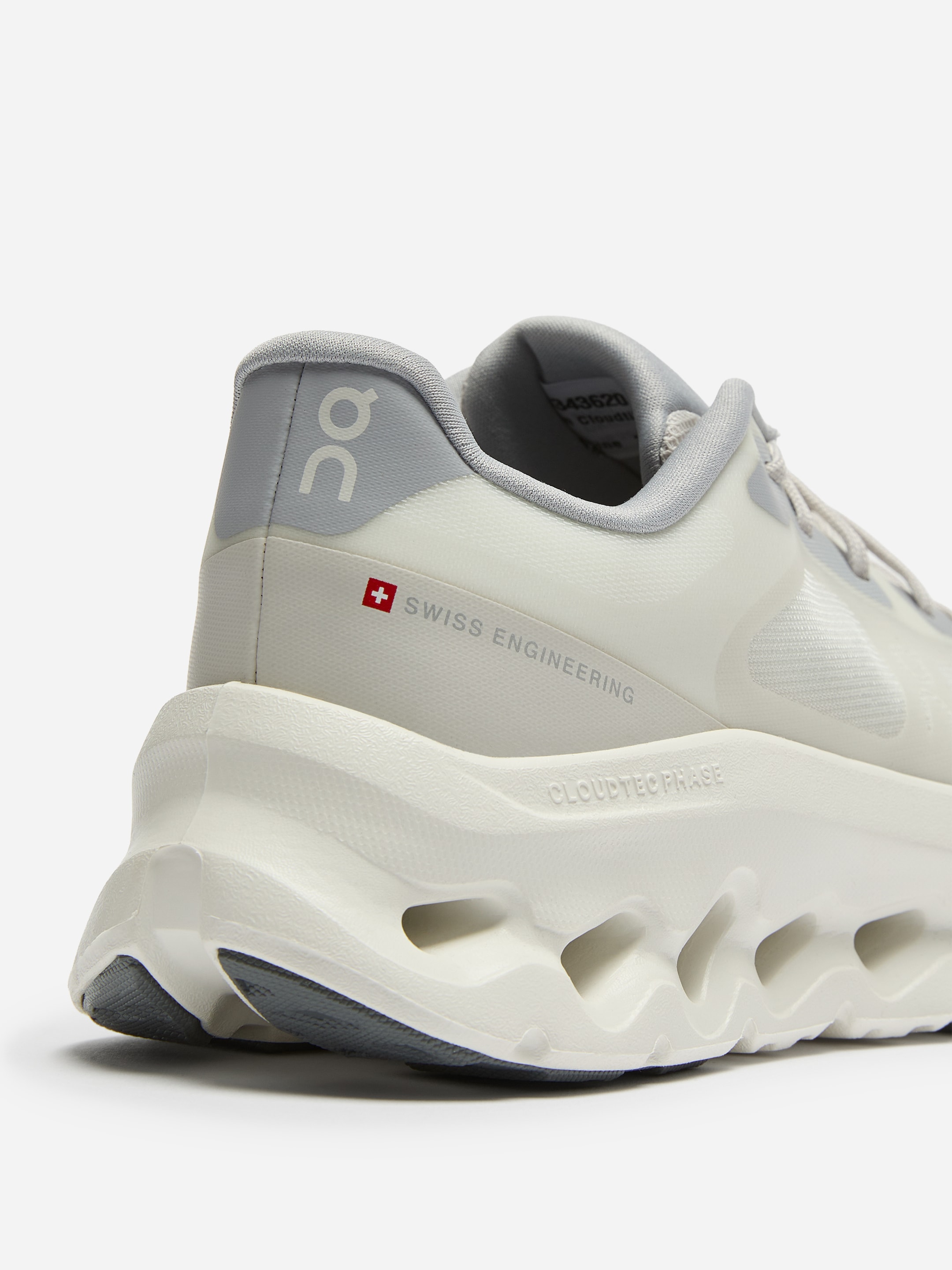 On Cloudtilt Remix trainers - White - women - StillMedia/DescriptiveDetail - 7
