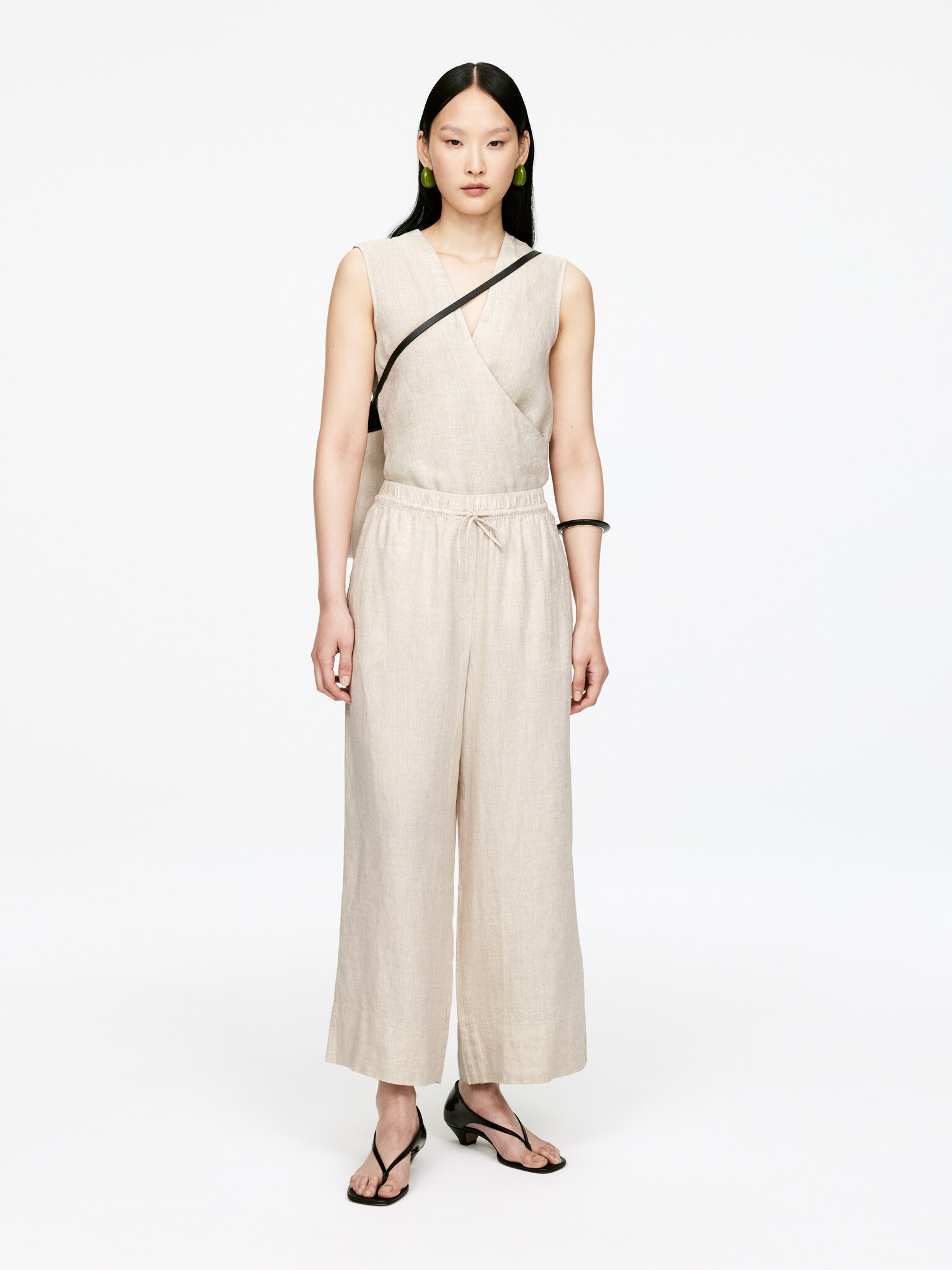 Cropped Linen Trousers - Beige/Dark Blue