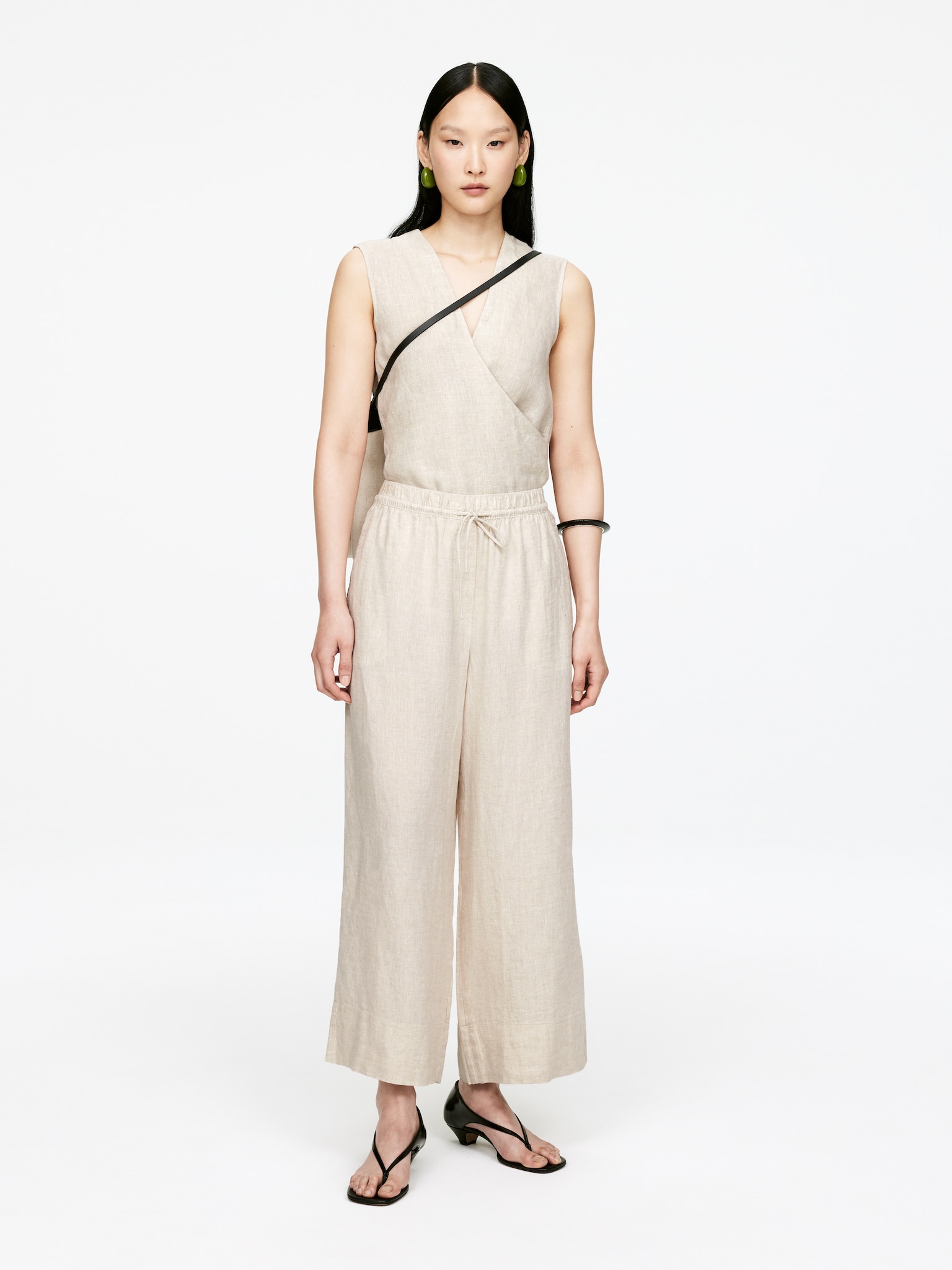 Cropped Linen Trousers - Beige/Dark Blue
