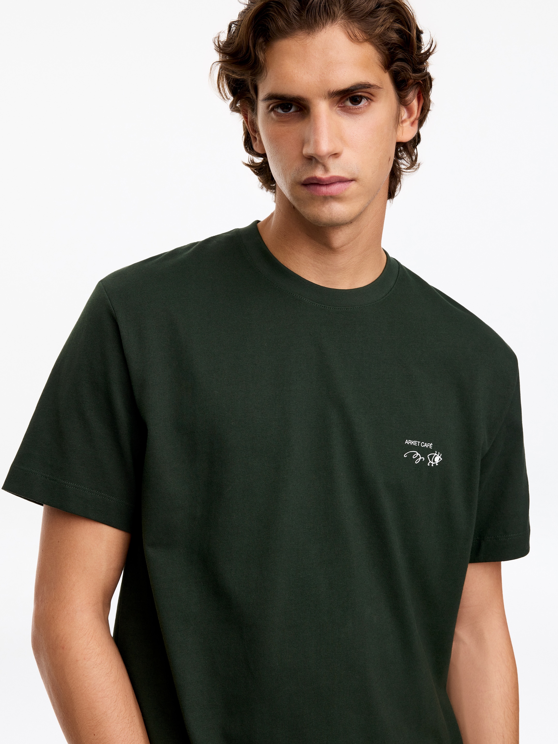 ARKET CAFÉ T-Shirt mit Print - Dunkelgrün/schwarz - Loose Fit - women - StillMedia/Lookbook - 22