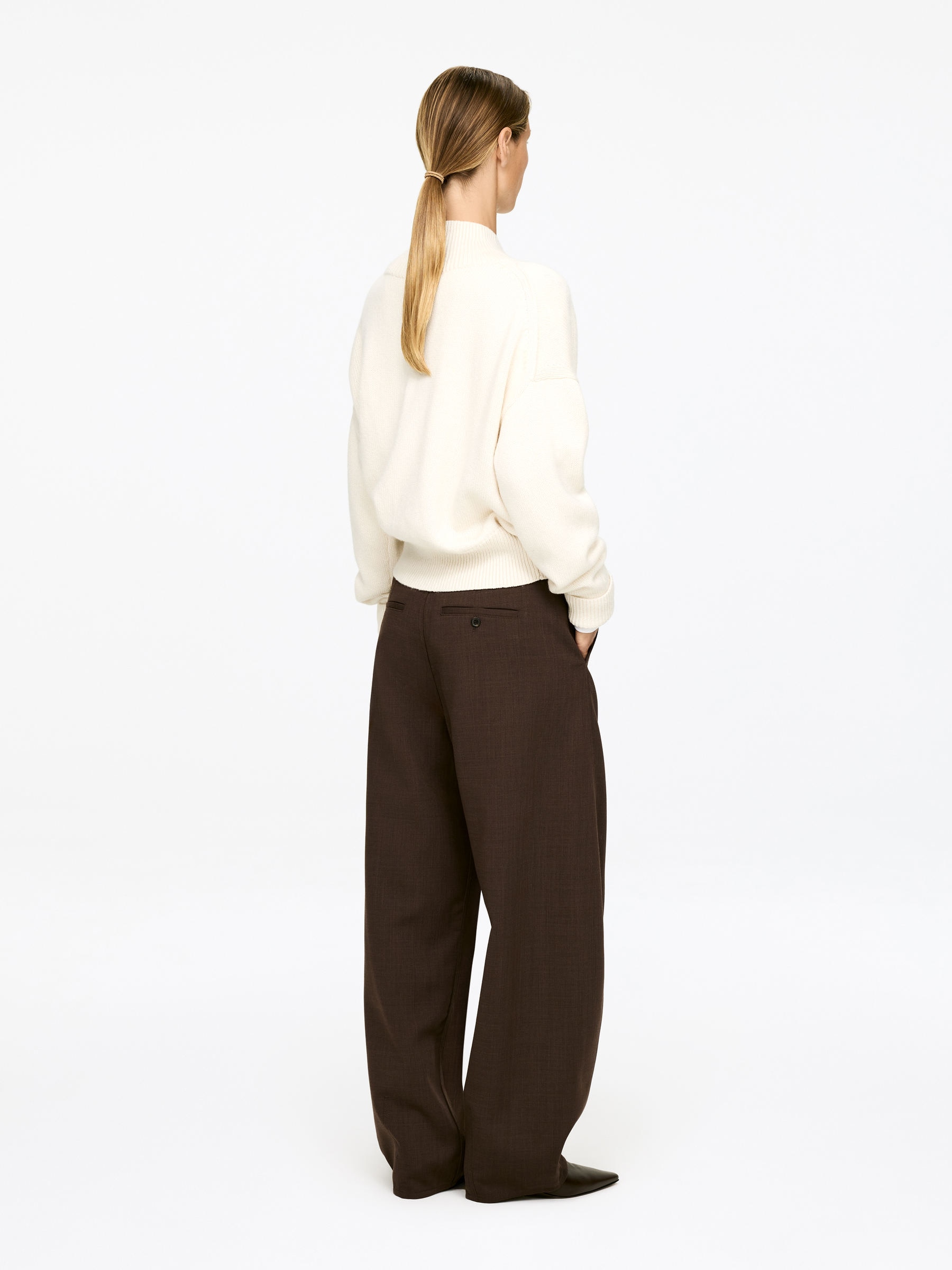Hose mit Barrel Leg - Dunkelbraun - Relaxed Fit - Damen - StillMedia/Lookbook - 6