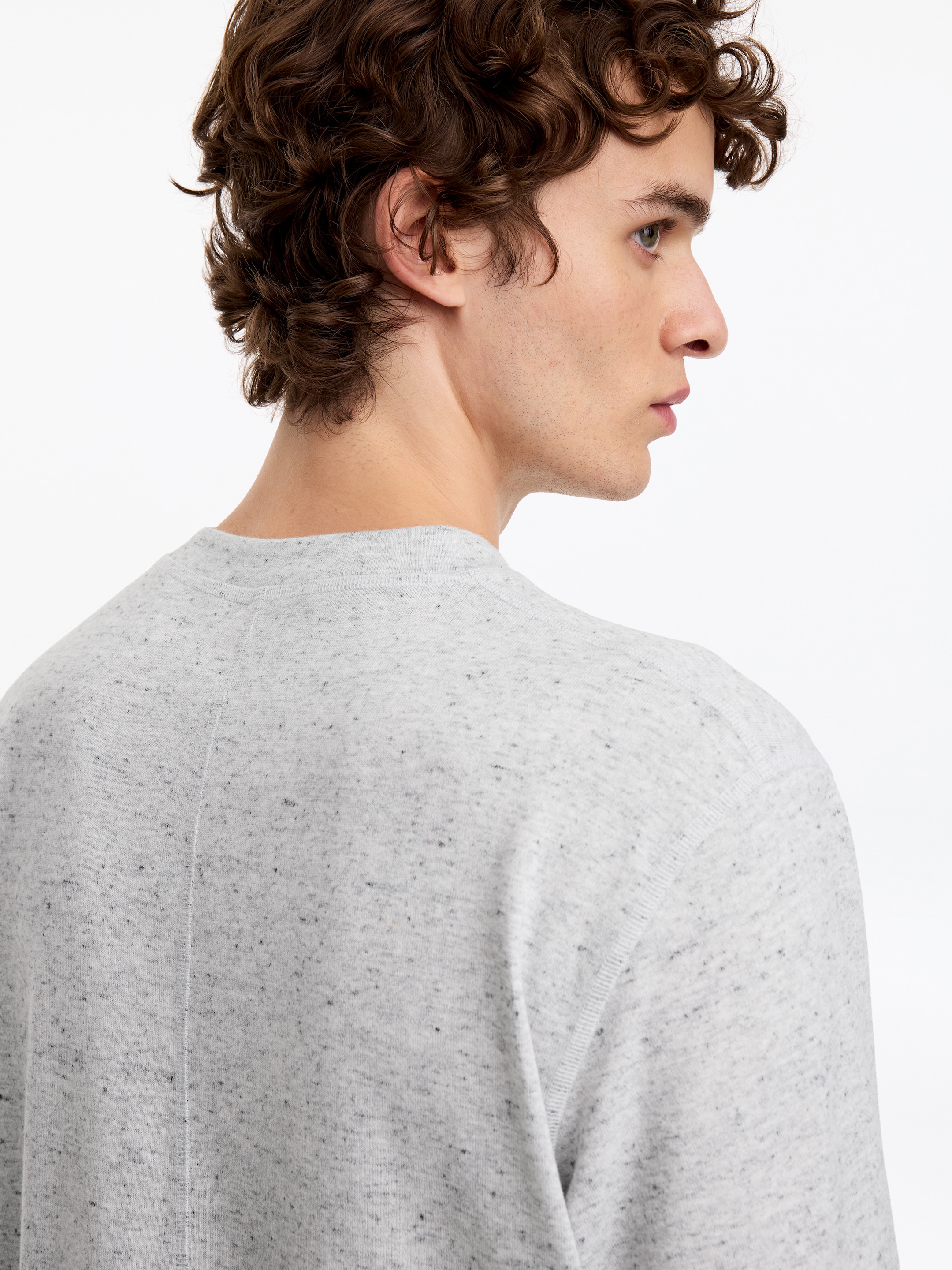 Haut à manches longues ARKET ACTIVE - gris - Regular fit - men - StillMedia/Lookbook - 4
