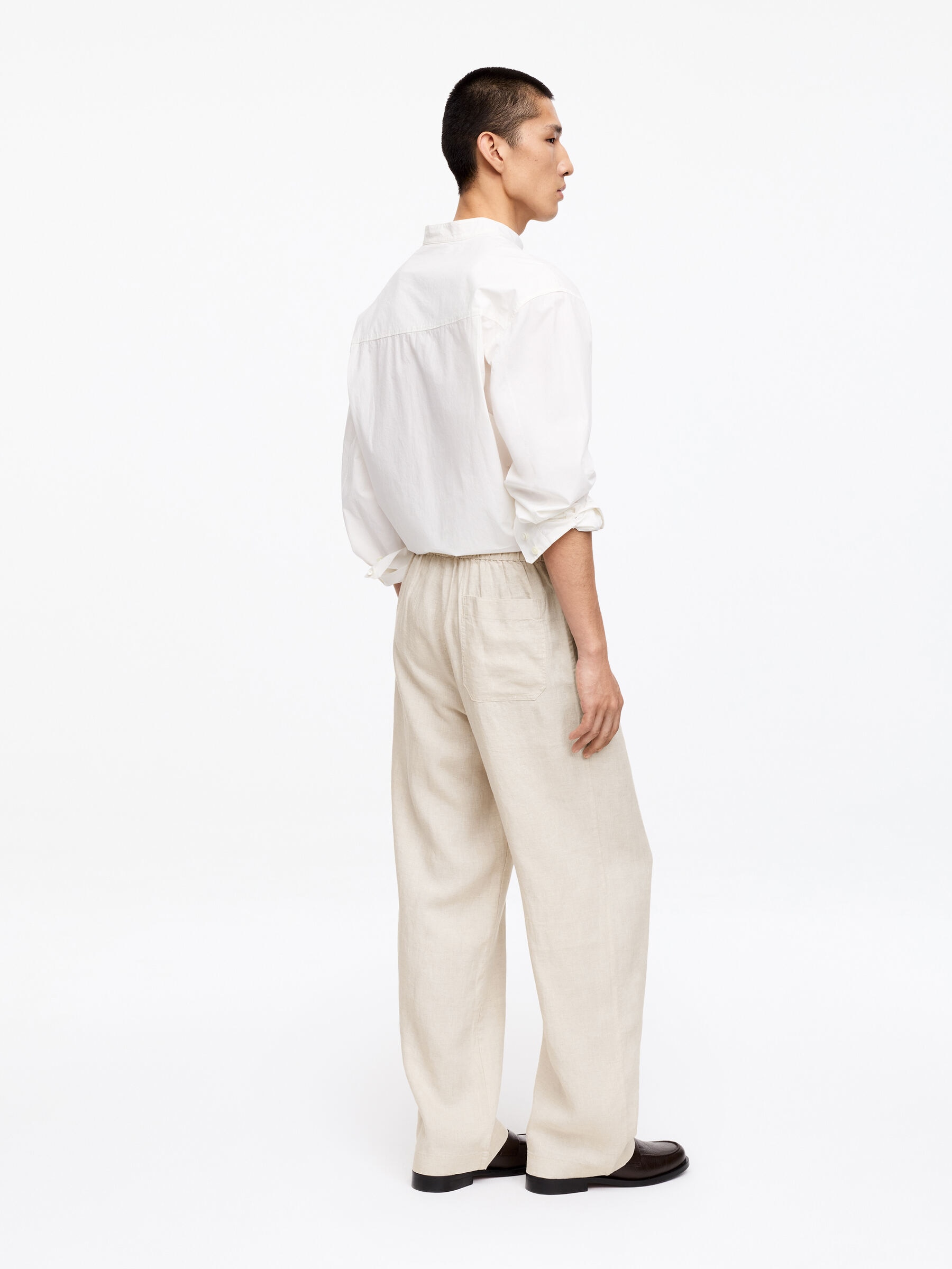 Relaxed Linen Trousers - Beige - Relaxed fit - Men - StillMedia/Lookbook - 2