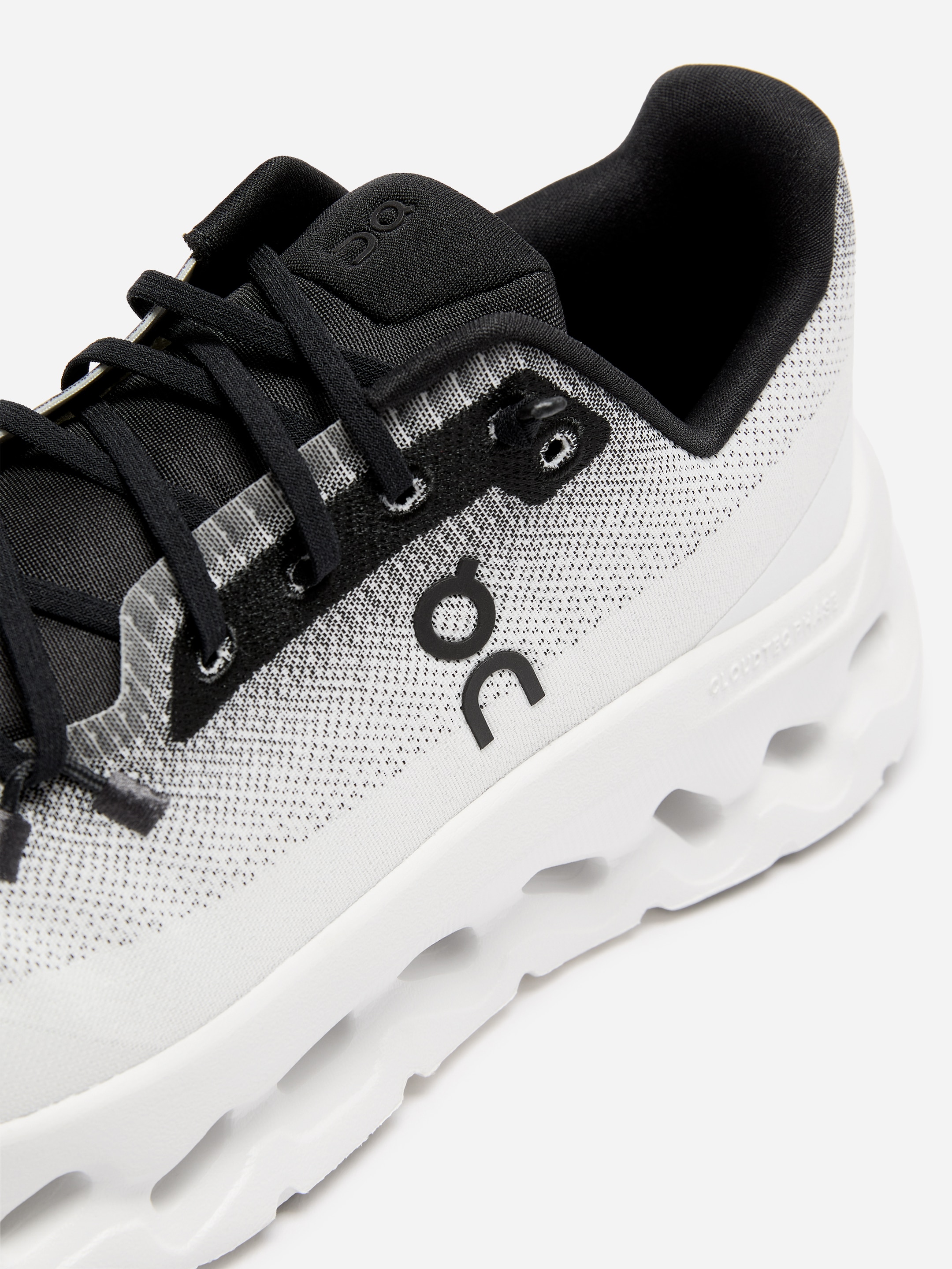 Baskets ON Cloudtilt - Black/White - women - StillMedia/DescriptiveDetail - 2