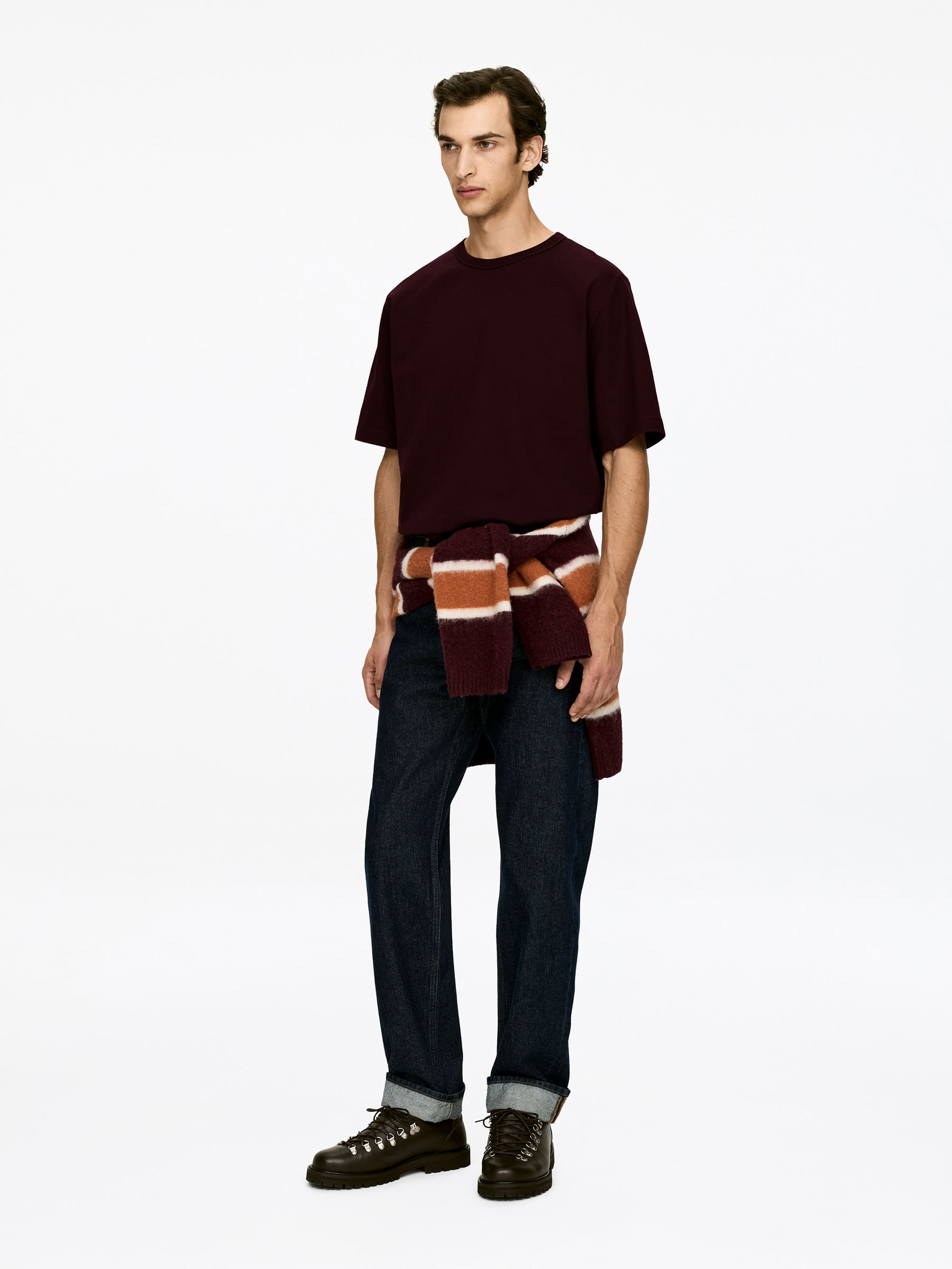 270 GSM Oversized T-Shirt - Burgundy - Relaxed fit - Men - StillMedia/Lookbook - 3