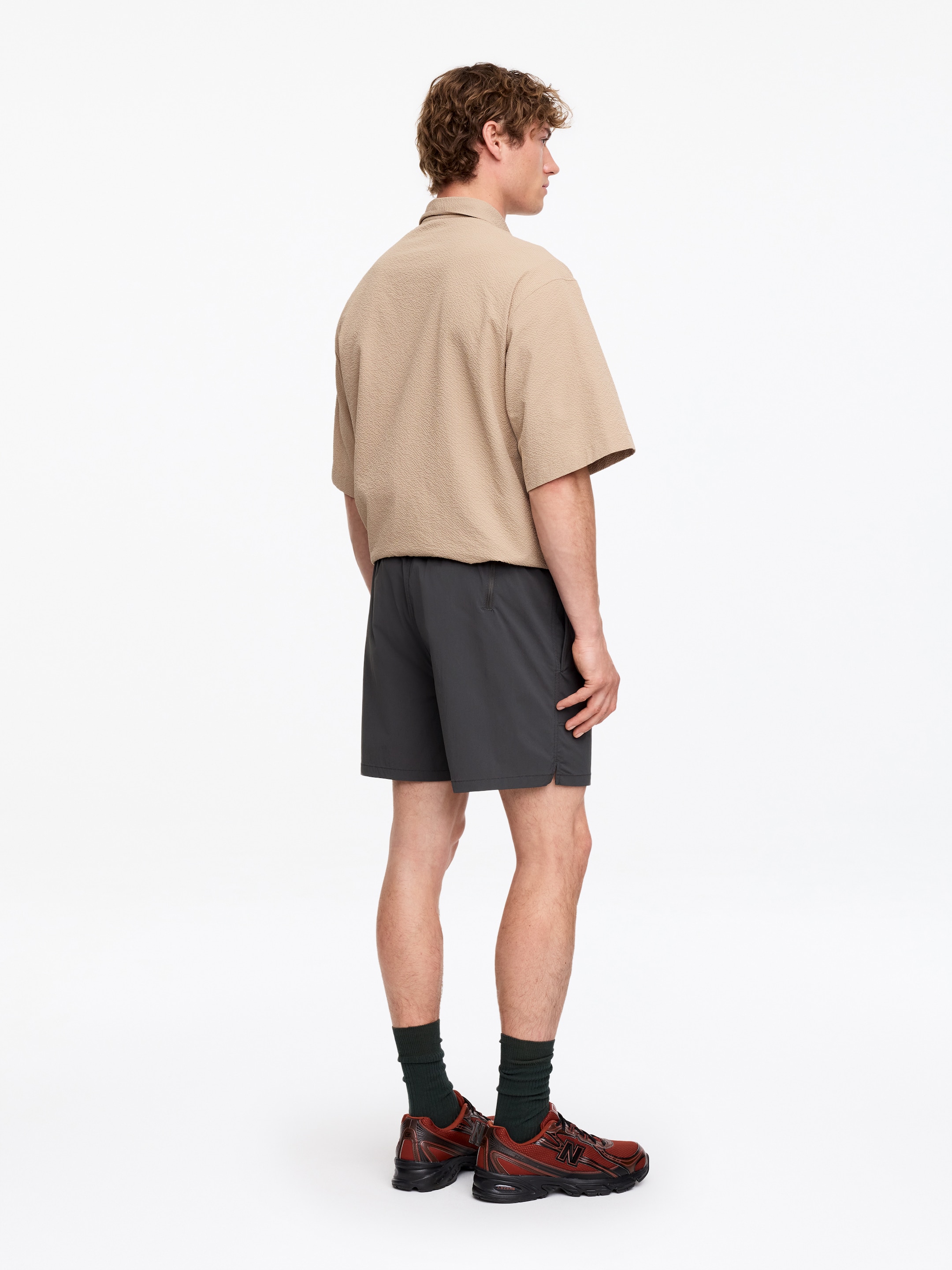 Pantalones cortos ligeros ARKET ACTIVE - Gris - Corte estándar - Men - StillMedia/Lookbook - 2