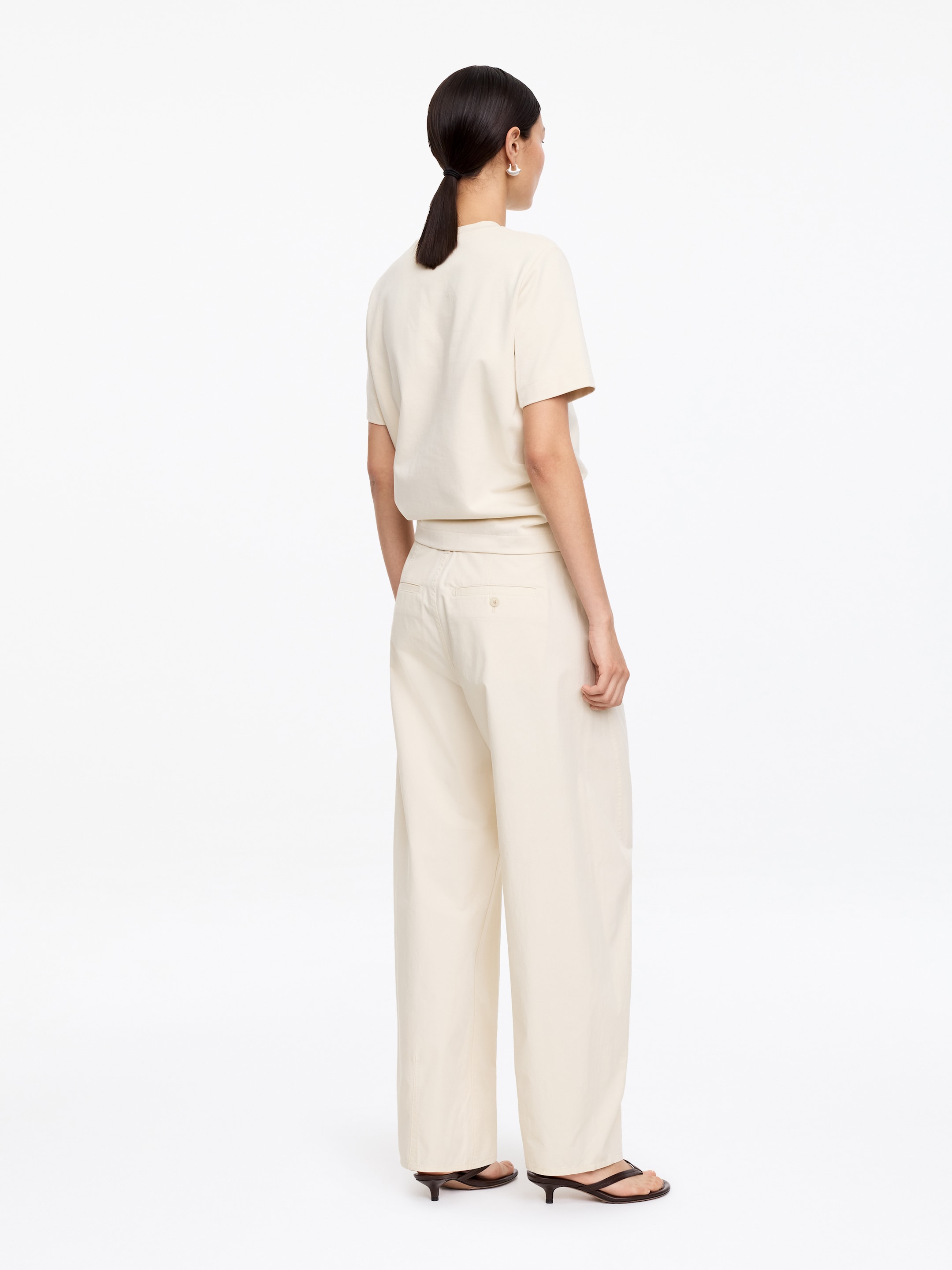 Barrel-Leg Trousers - Off White - Loose fit - Women - StillMedia/Lookbook - 5