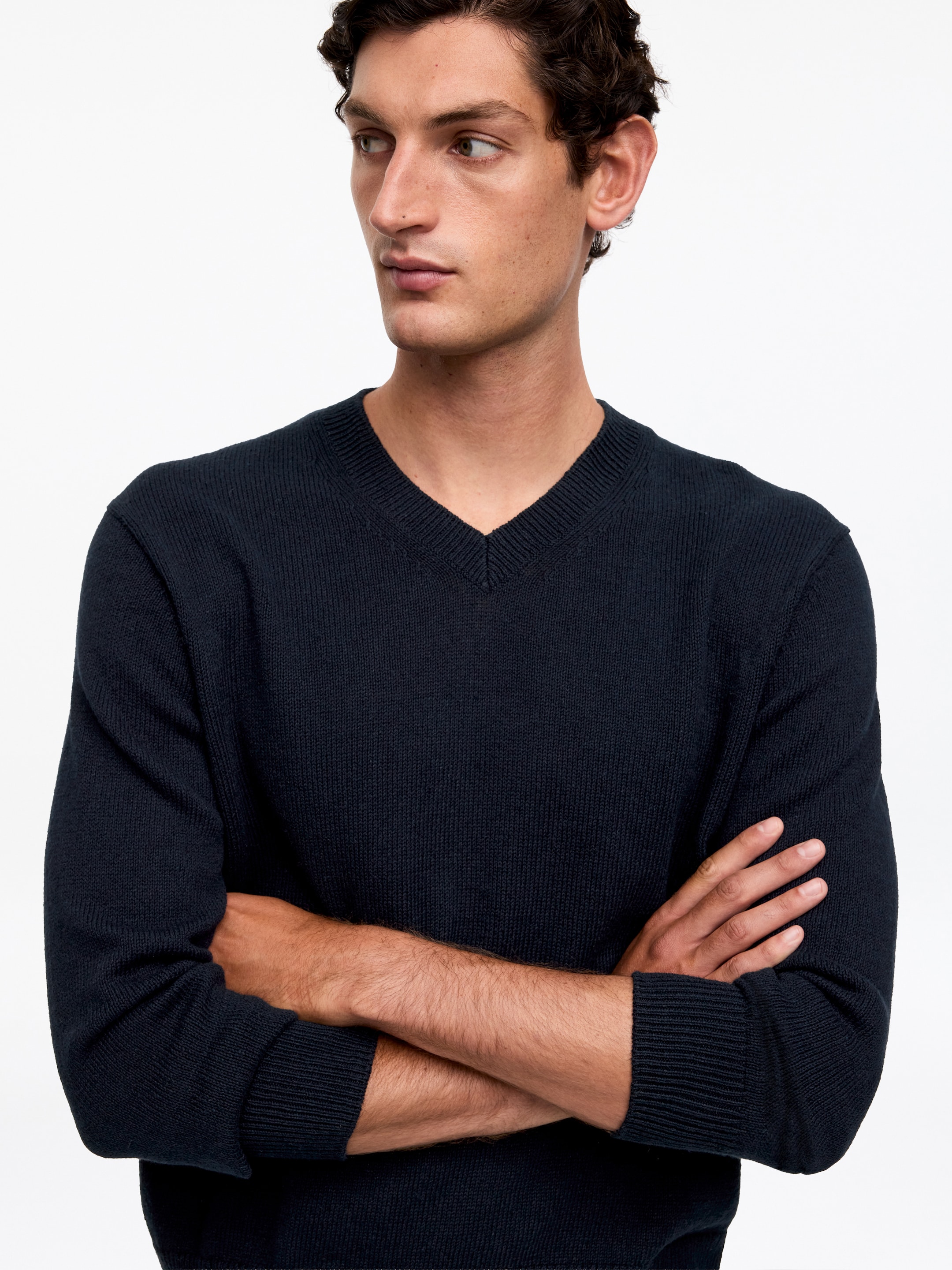 Pull à col en V en lin et coton - Bleu foncé - Regular fit - Homme - StillMedia/Lookbook - 5