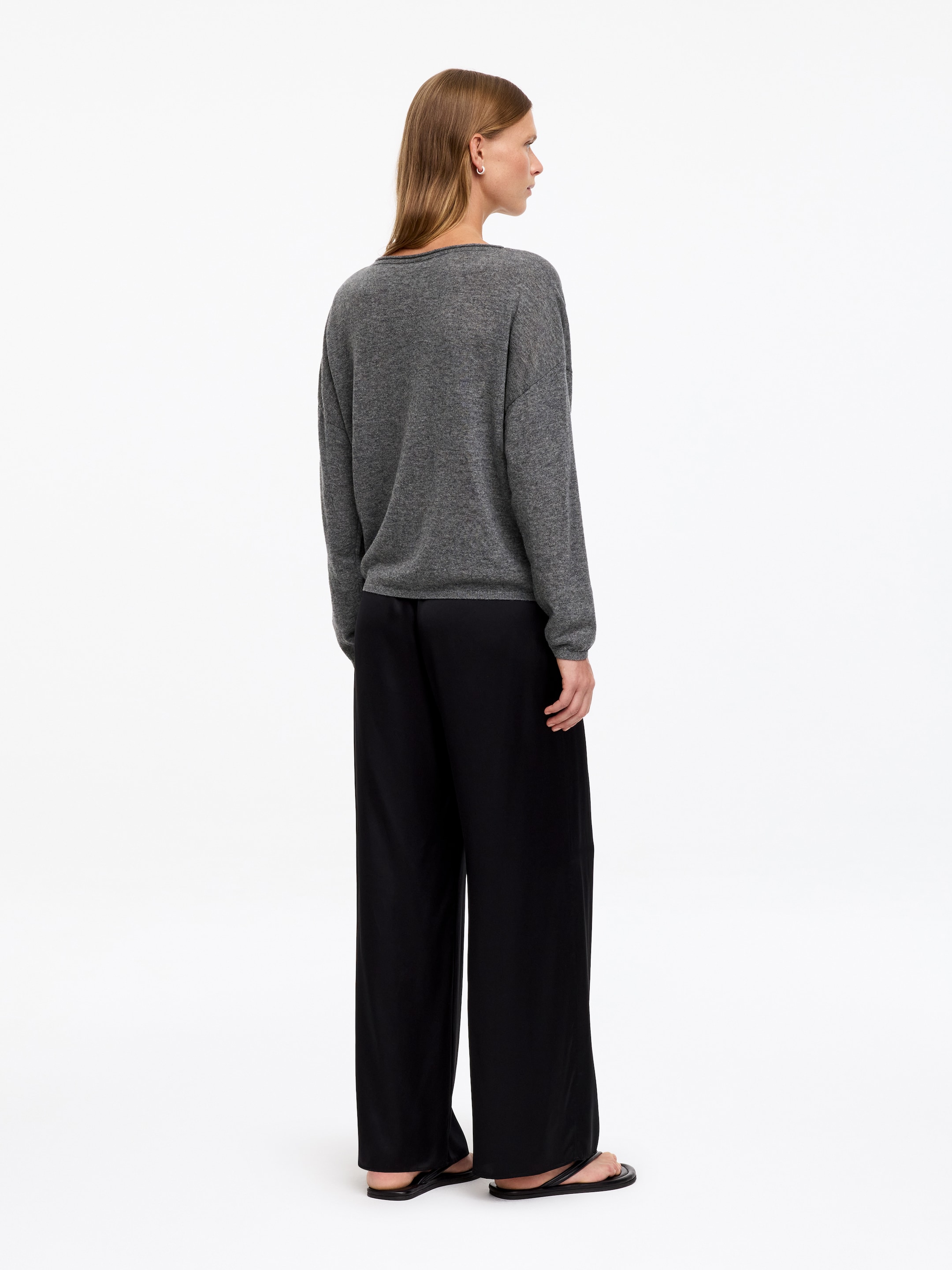 Pure Cashmere Boat-Neck Jumper - Grey - Loose fit - women - StillMedia/Lookbook - 2