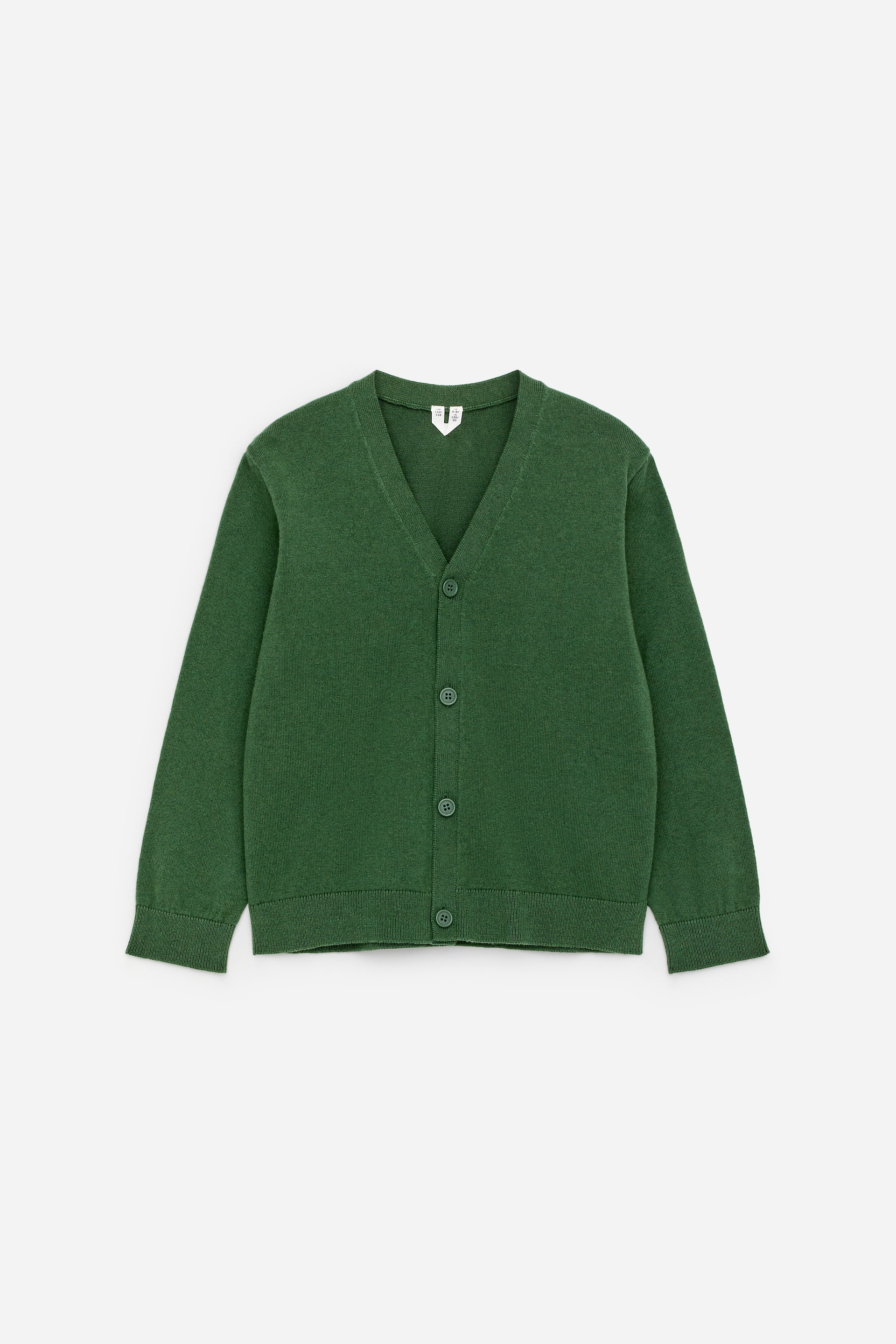 Zobrazit větší obrázek: Na snímku zepředu je zelený cardigan s výstřihem do V, předním zapínáním na pět knoflíků v tónu, žebrovanými manžetami a žebrovaným lemem.