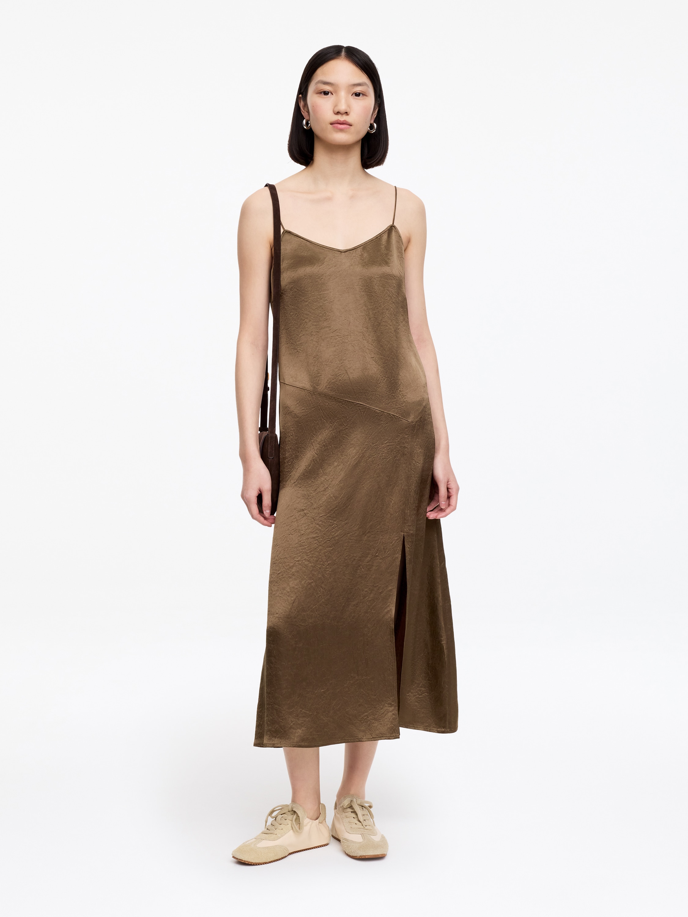 Slipkjole i satin-Brun