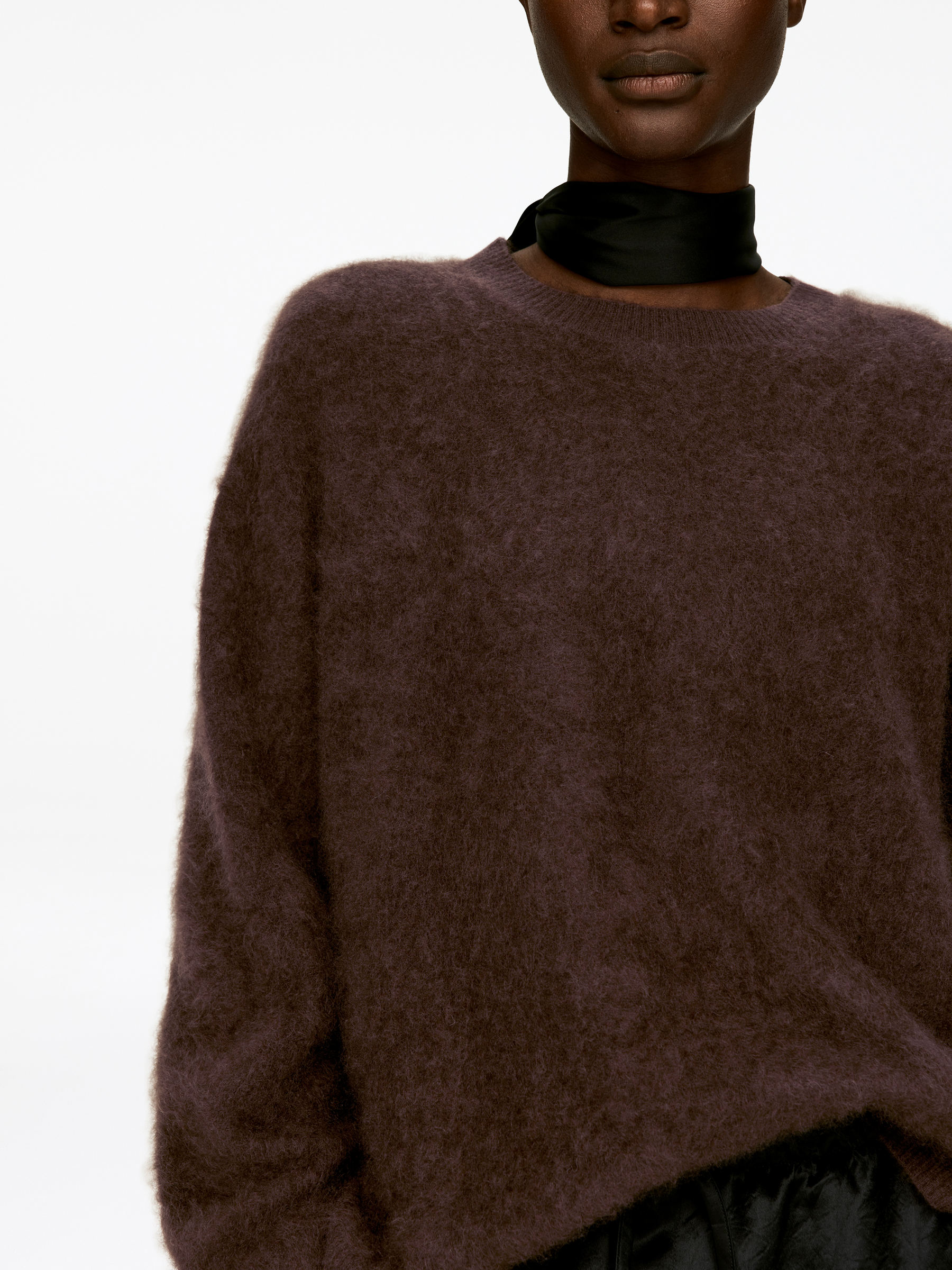 Pure Brushed-Cashmere Jumper​ - Dark Brown - Loose fit - Women - StillMedia/Lookbook - 5