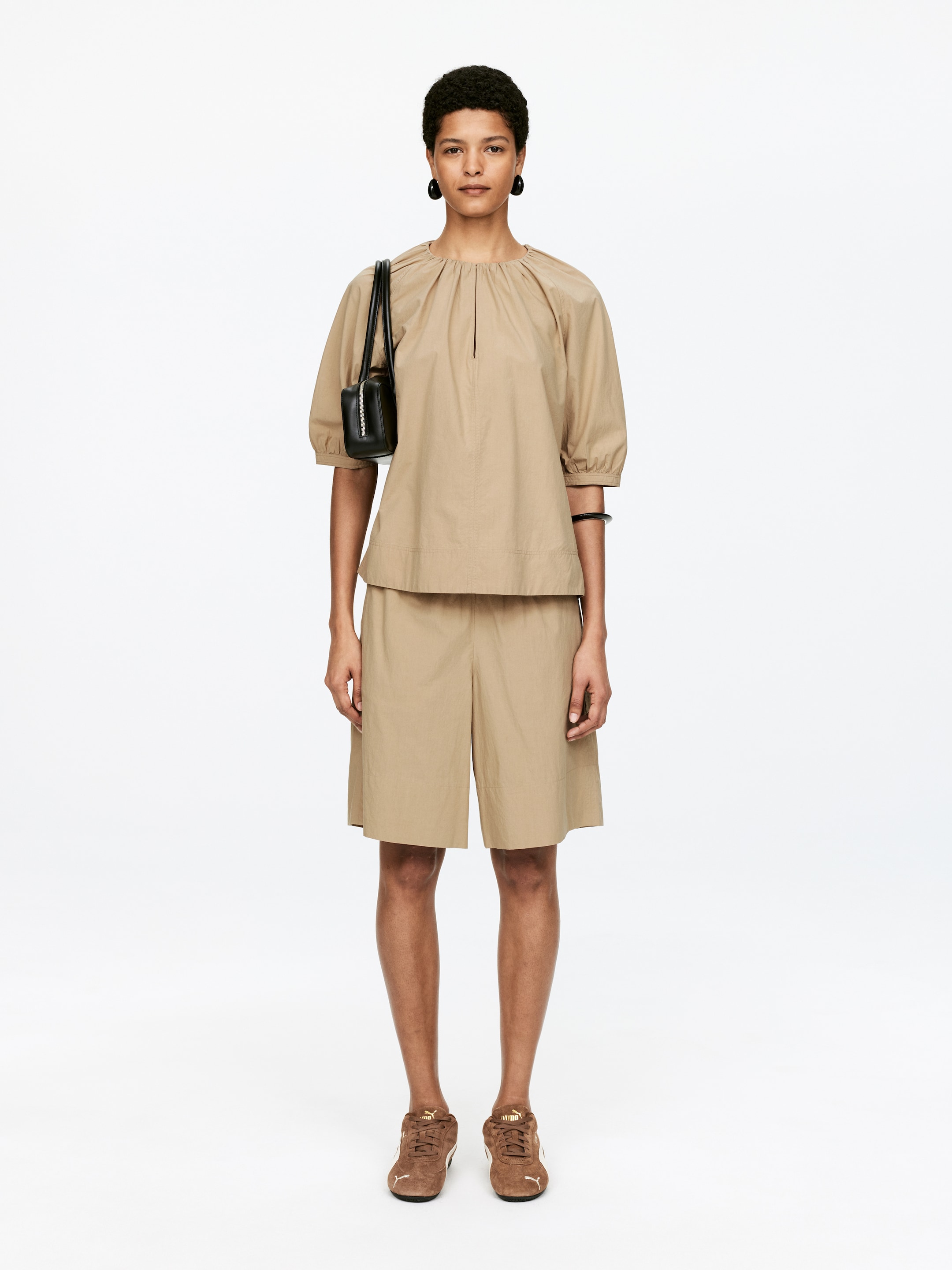 Grotere afbeelding bekijken: Cotton Poplin Shorts - Beige - DAMES | H&M BE 1