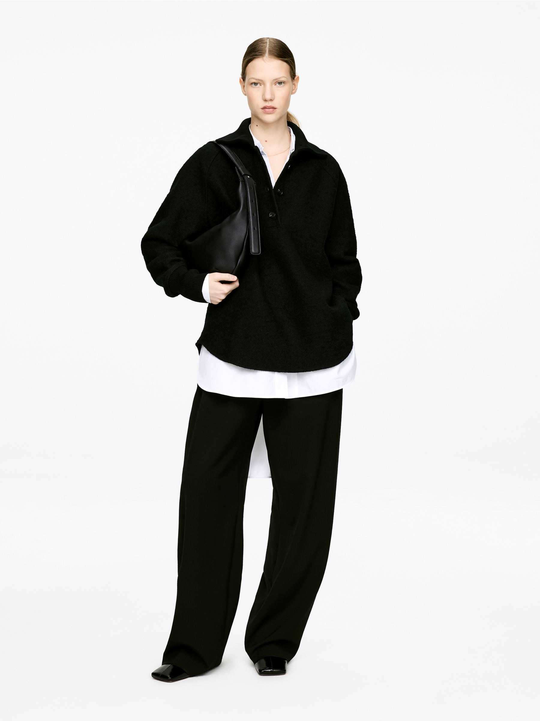 Mid Size Curved Shoulder Bag - Black - Women - StillMedia/Lookbook - 19