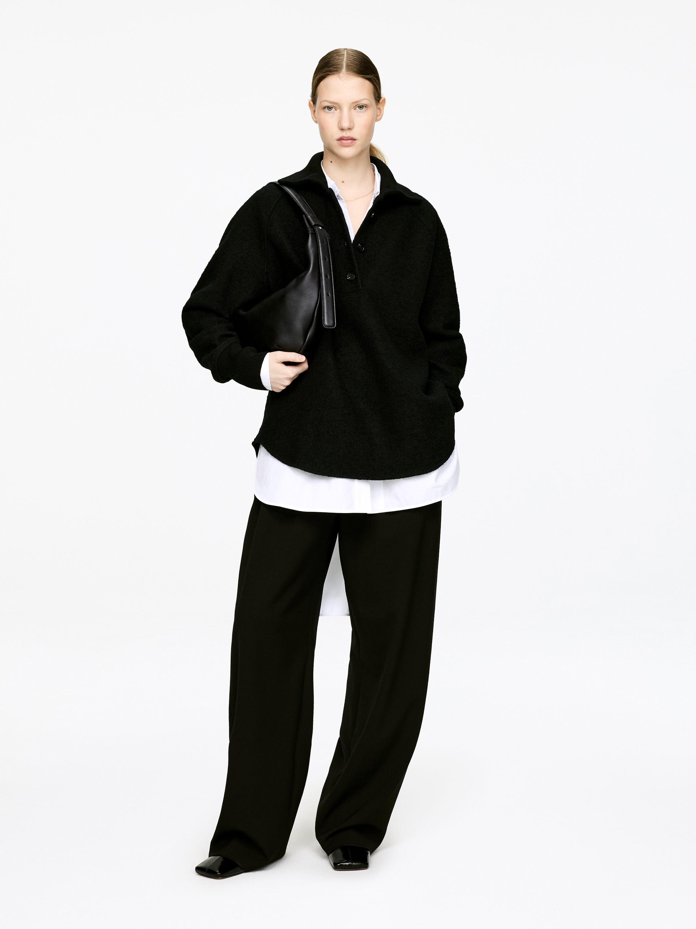 Mid Size Curved Shoulder Bag - Black - Women - StillMedia/Lookbook - 19