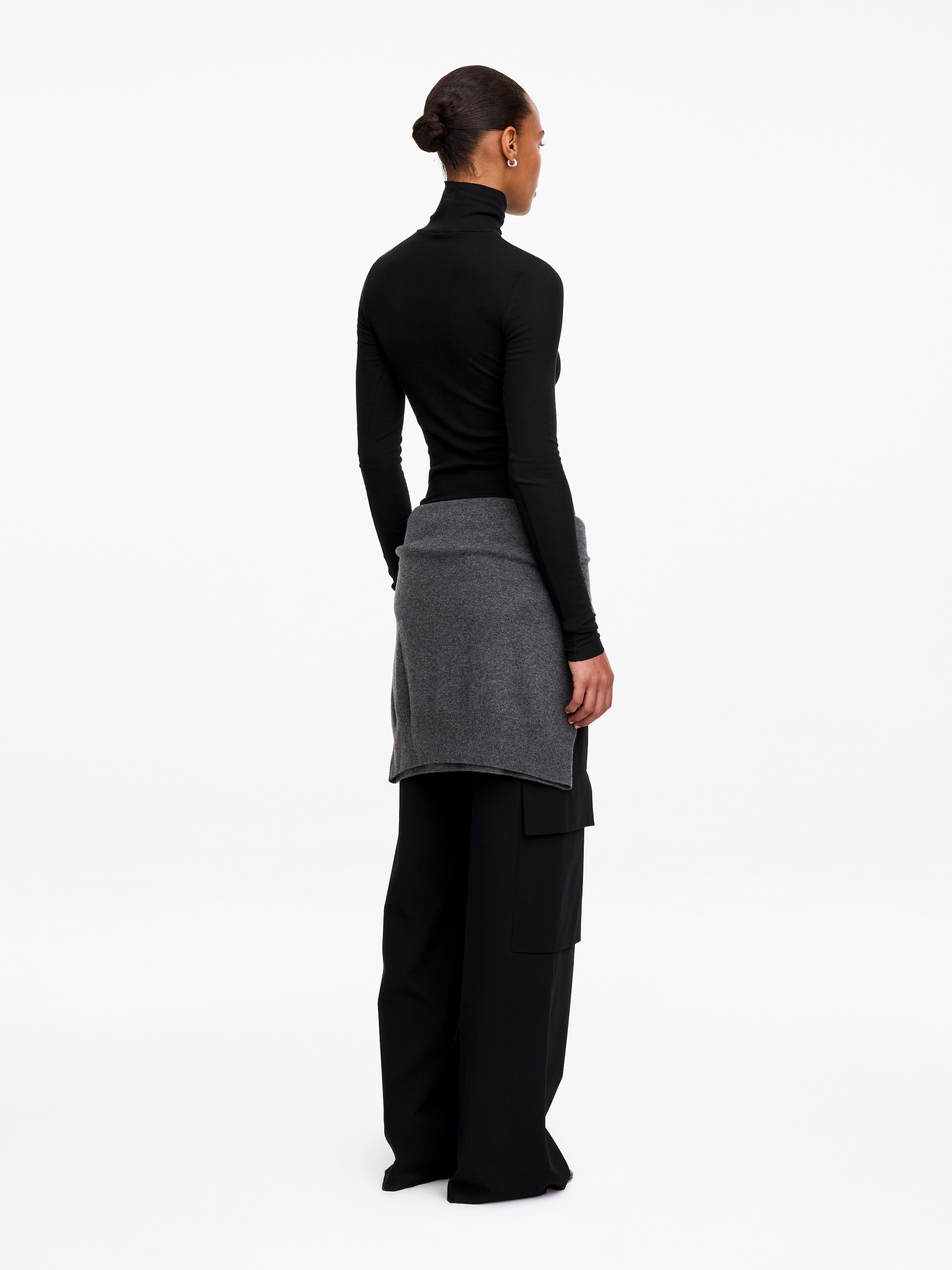 Roll-Neck Cotton Top - Black - Slim fit - women - StillMedia/Lookbook - 4