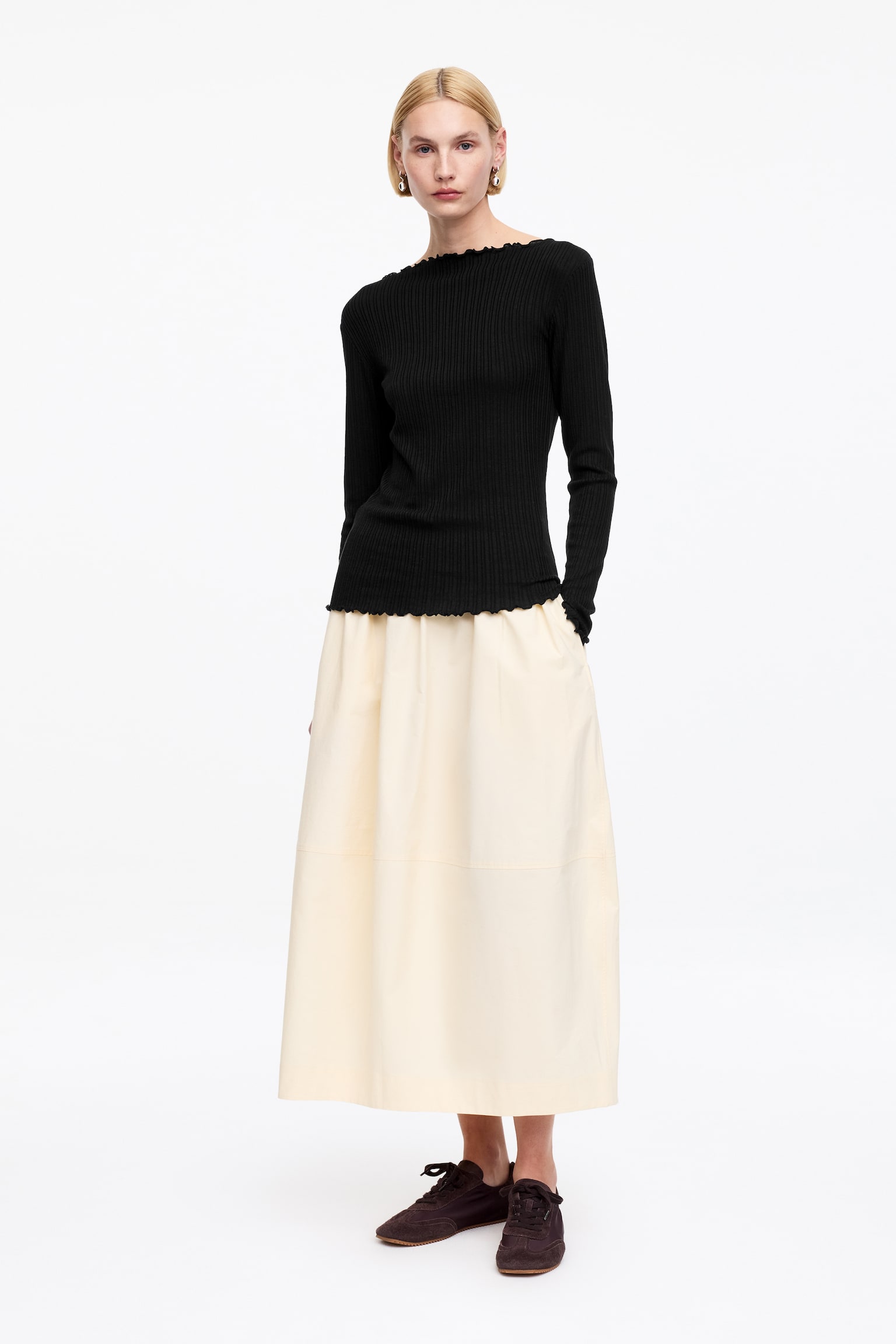 Top med bådudskæring - Sort/Råhvid - 3