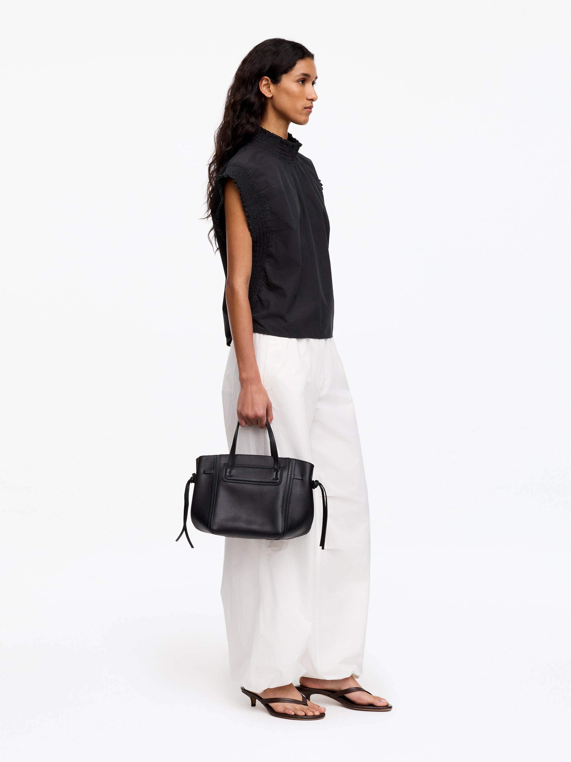 Smocked Cotton Poplin Top - Noir - Regular fit - Femme - StillMedia/Lookbook - 2