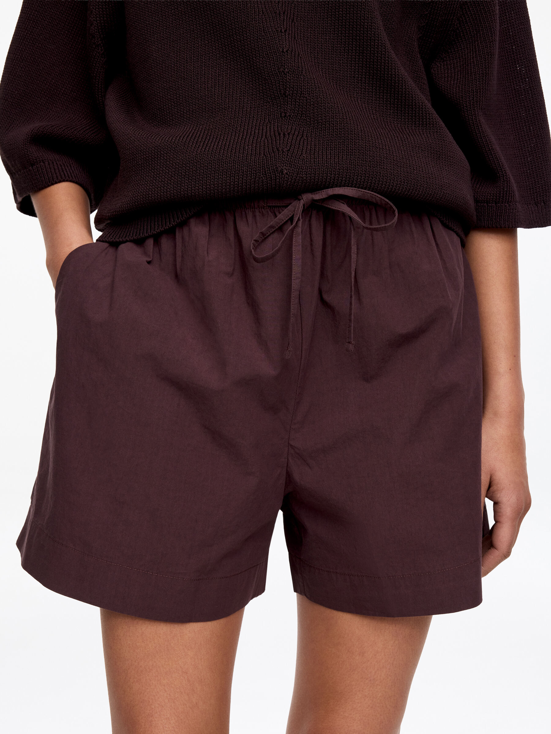 Drawstring Poplin Shorts - Dark Brown - Relaxed fit - Women - StillMedia/Lookbook - 2