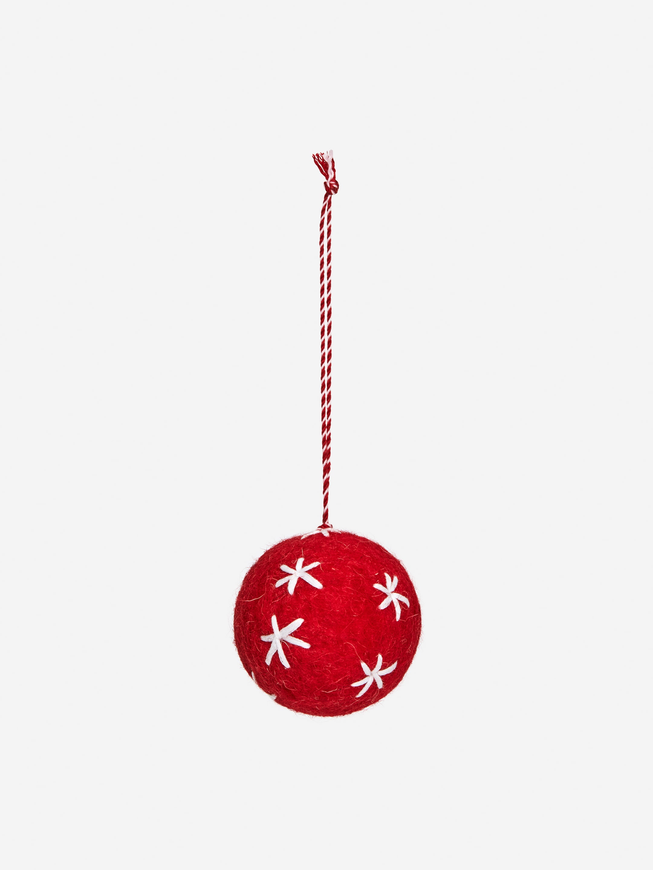 Ornament aus Filz mit Stickerei - Rot/Weiß - Haushaltswaren - StillMedia/DescriptiveStillLife - 1