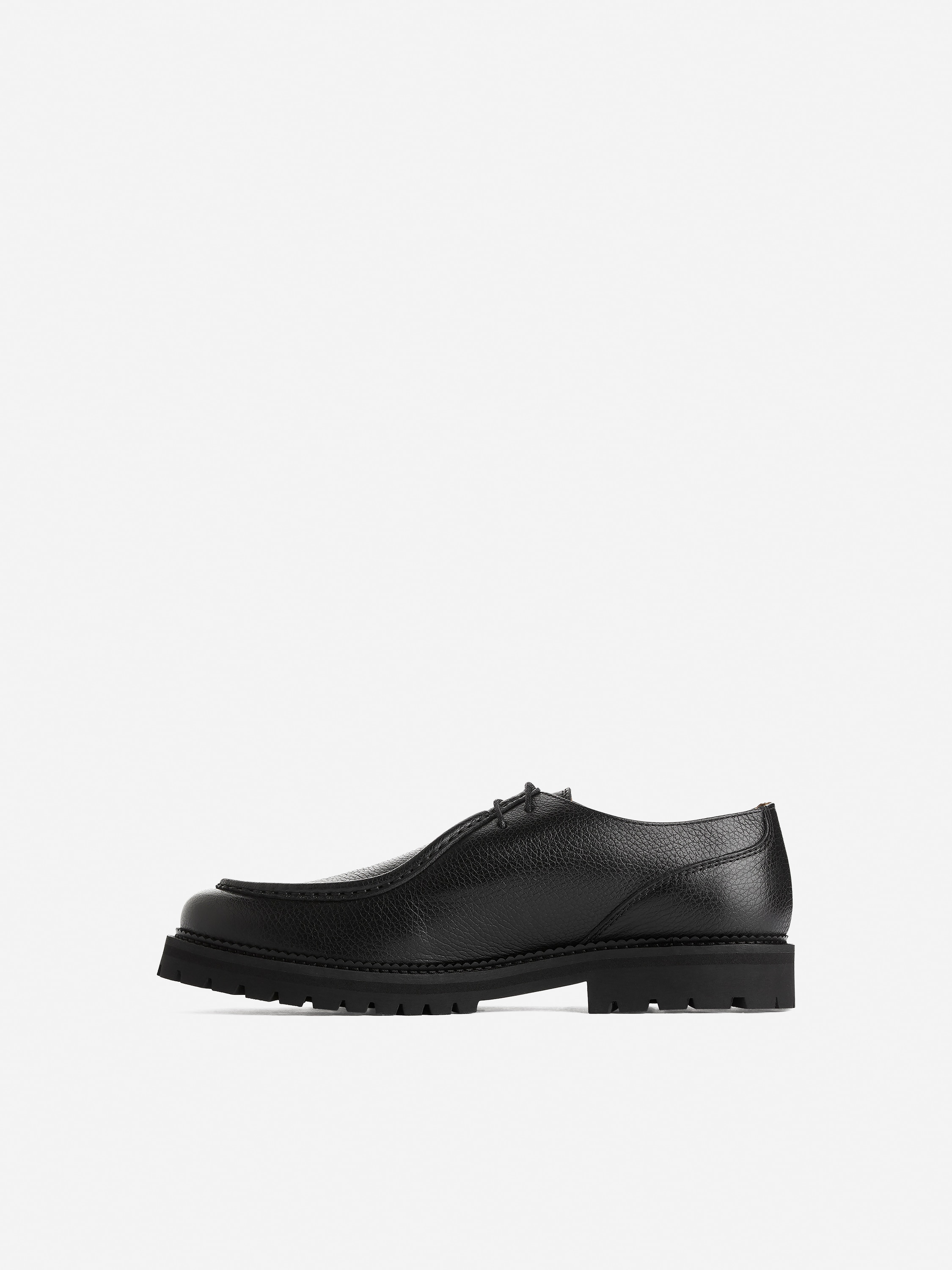 Moc-Toe Leather Shoes – Black – Men – ARKET NO