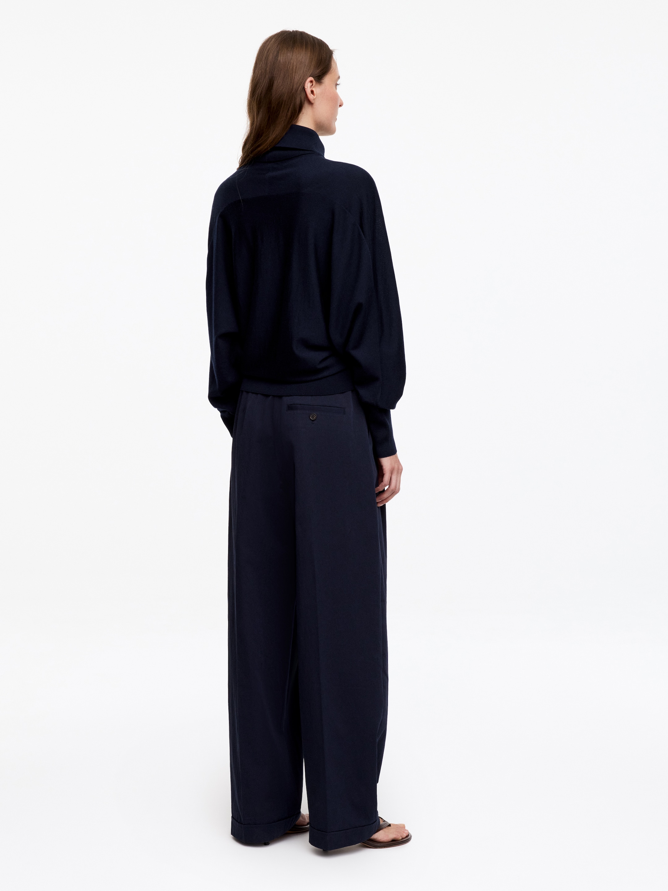 Tröja i merinoull - Marinblå - Loose fit - women - StillMedia/Lookbook - 2