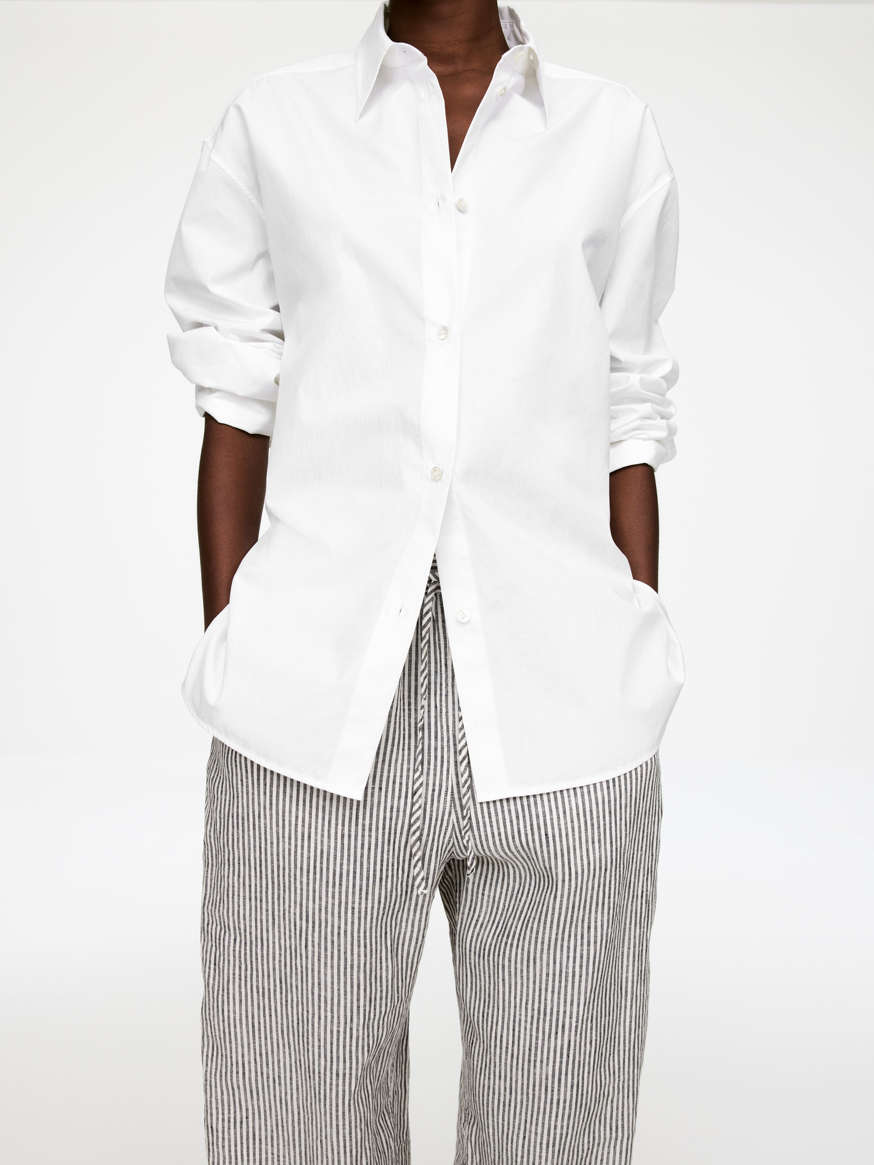 Linen Drawstring Trousers - Off White/Black - Loose fit - Women - StillMedia/Lookbook - 25