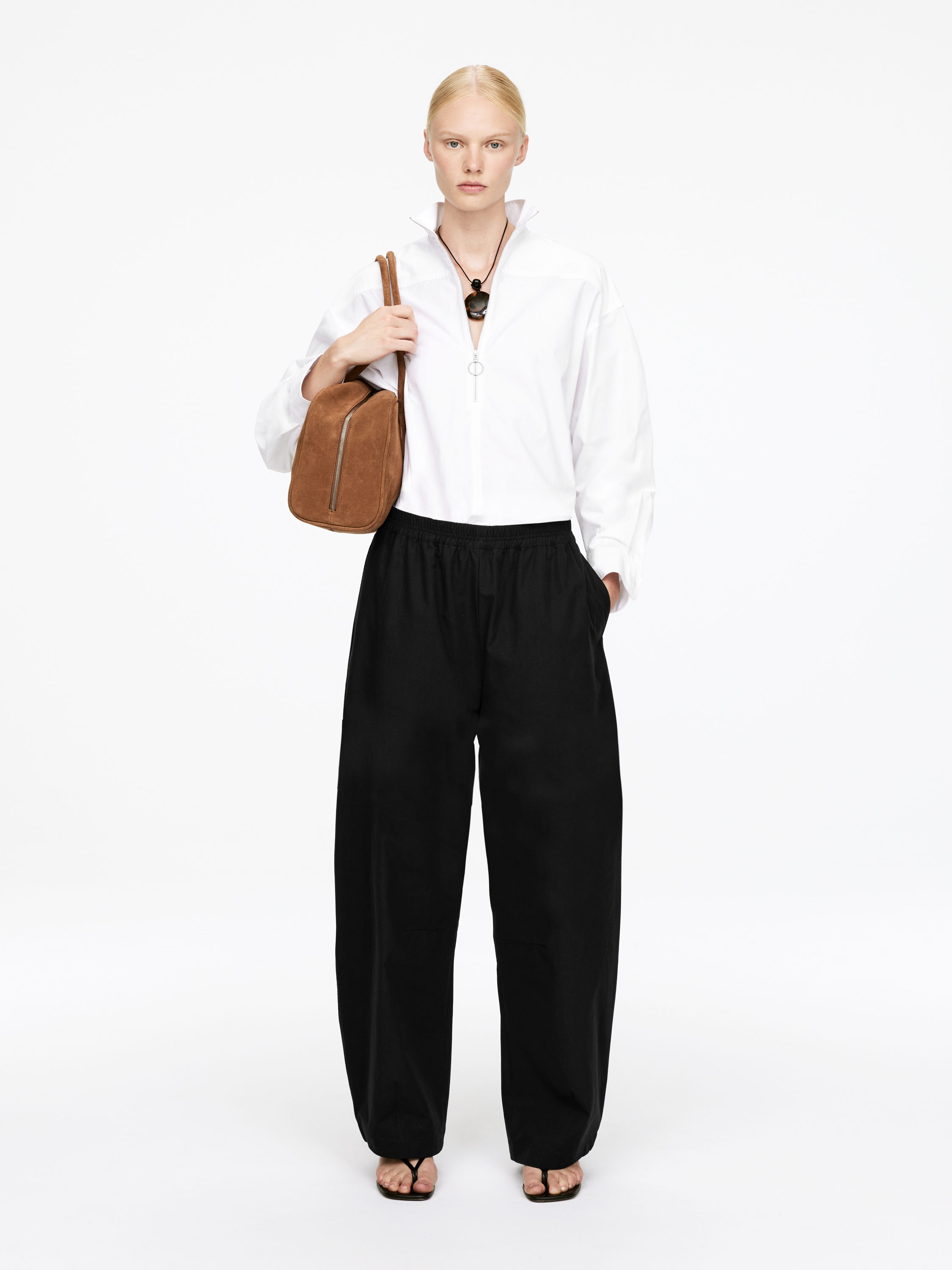 Barrel-Leg Trousers - Black - Relaxed fit - Women - StillMedia/Lookbook - 10